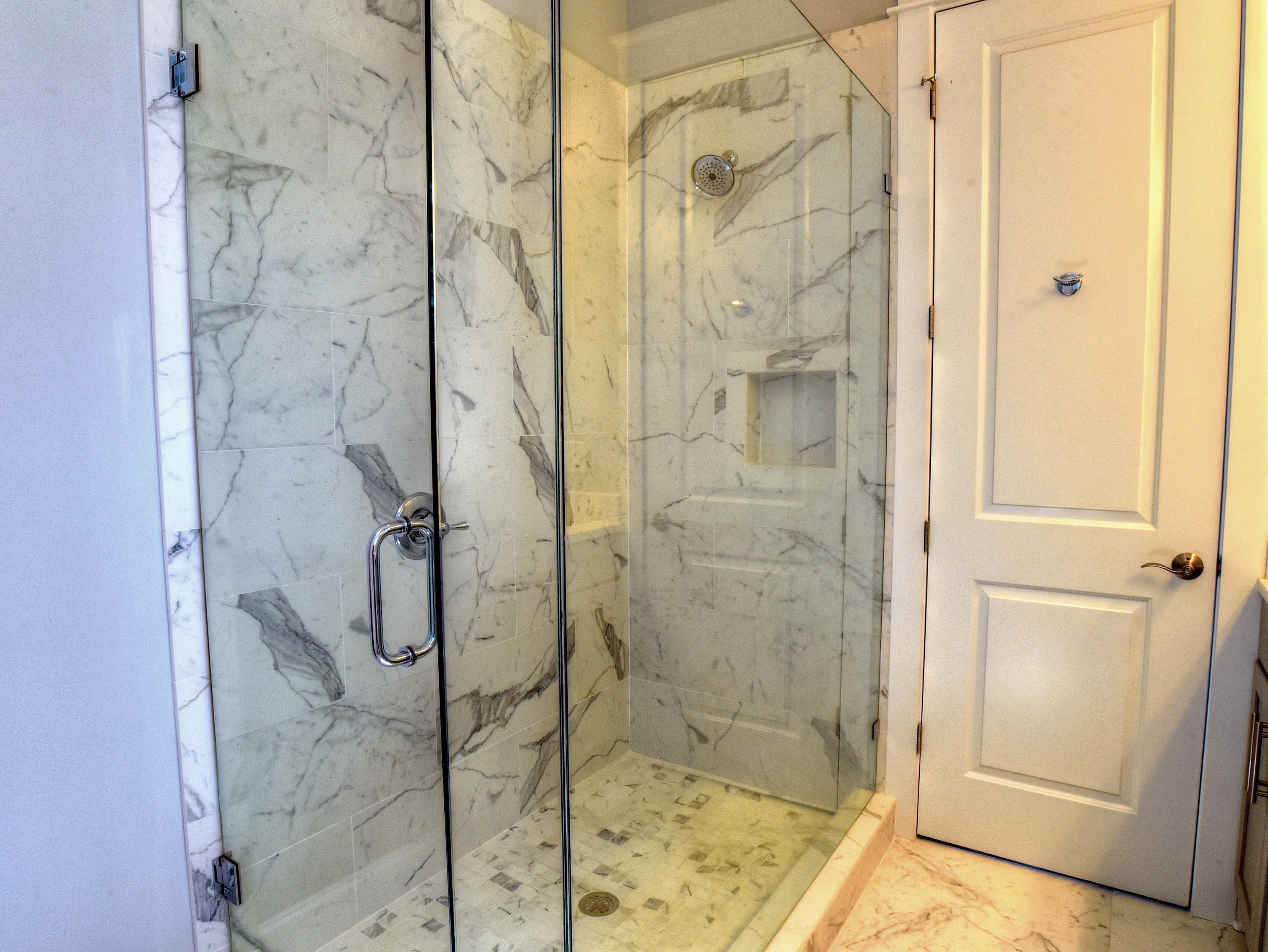 LAKESIDE AT BLUE MOUNTAIN BEACH - Residential