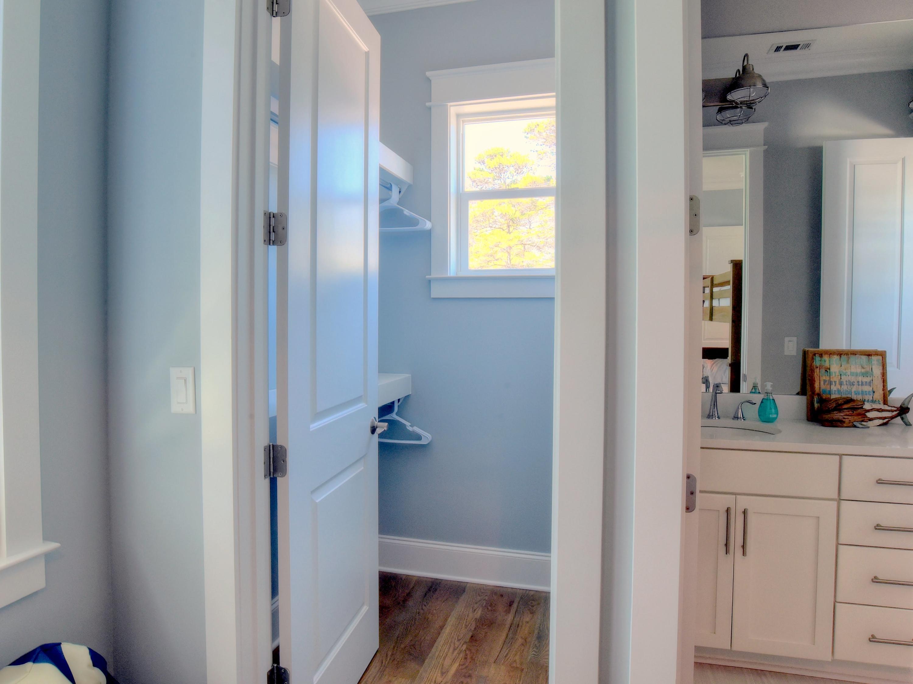 LAKESIDE AT BLUE MOUNTAIN BEACH - Residential