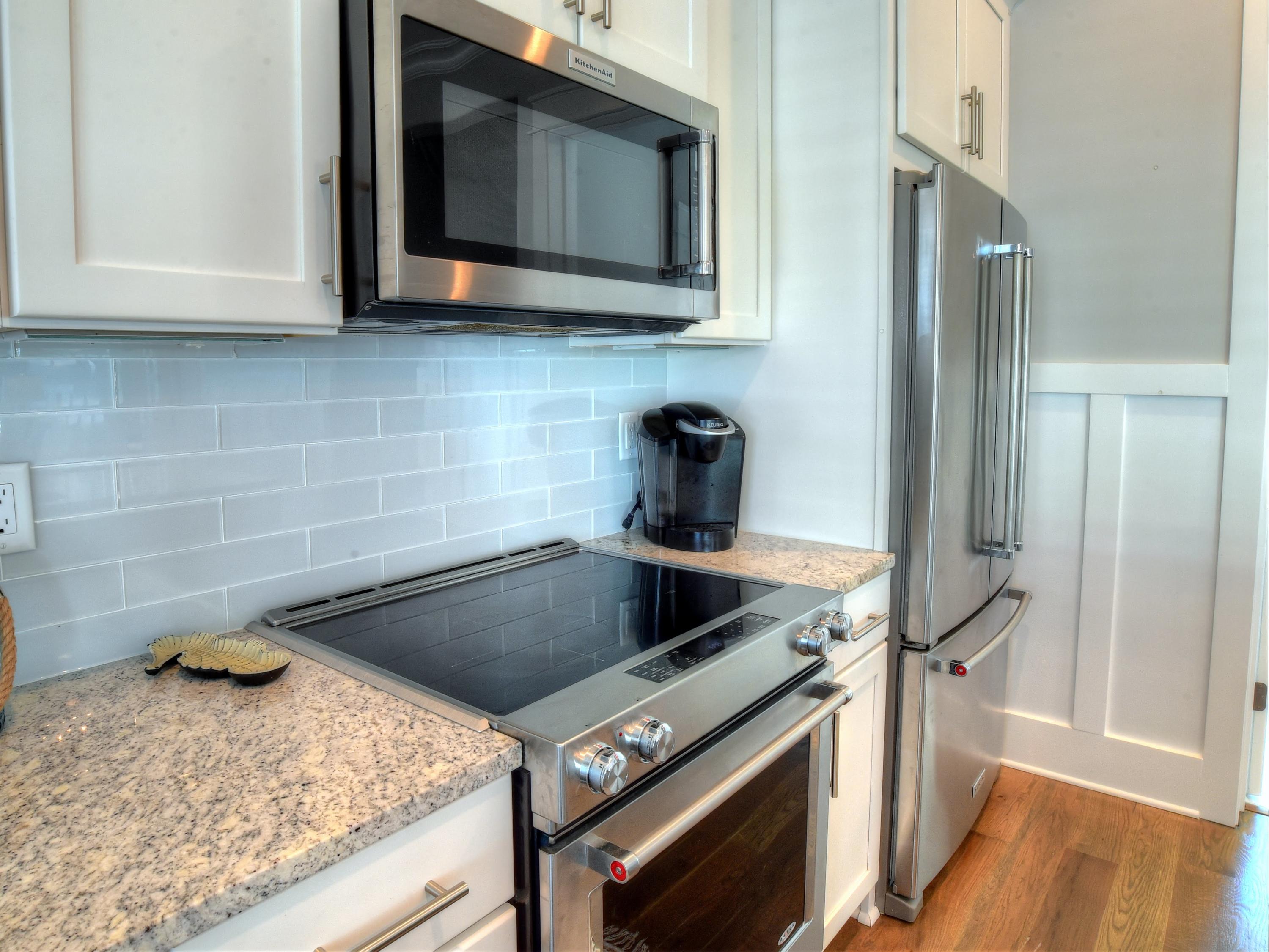 LAKESIDE AT BLUE MOUNTAIN BEACH - Residential