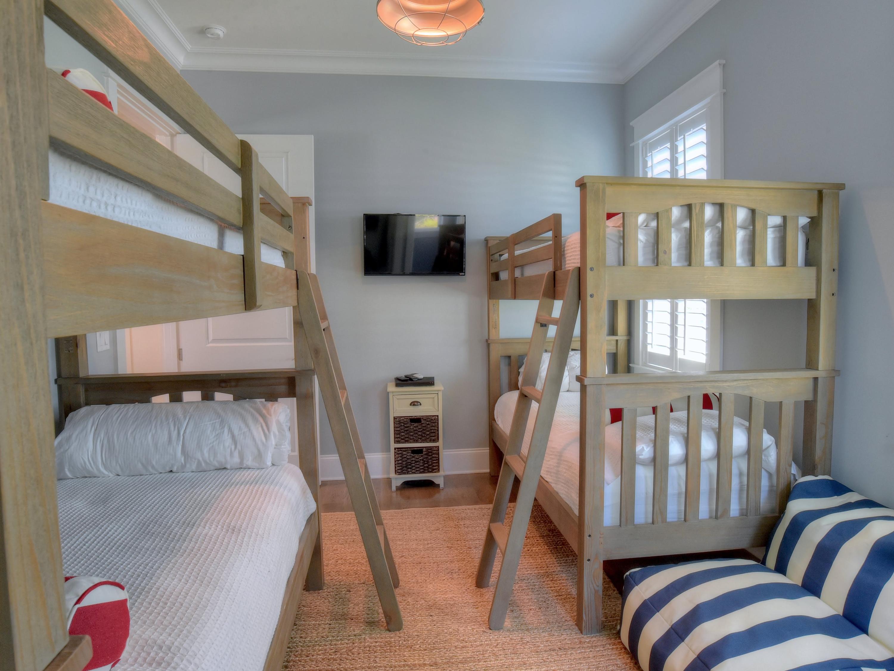 LAKESIDE AT BLUE MOUNTAIN BEACH - Residential