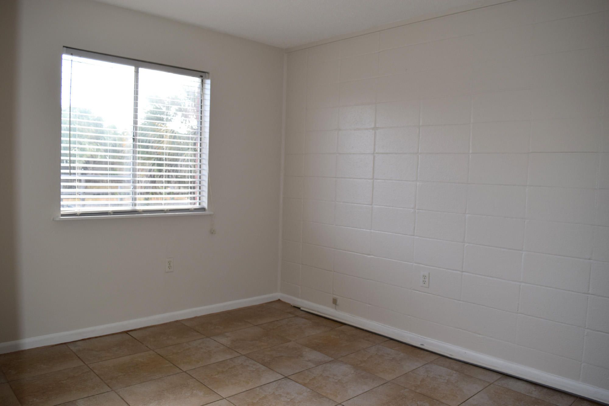 BREAKERS WEST - Residential