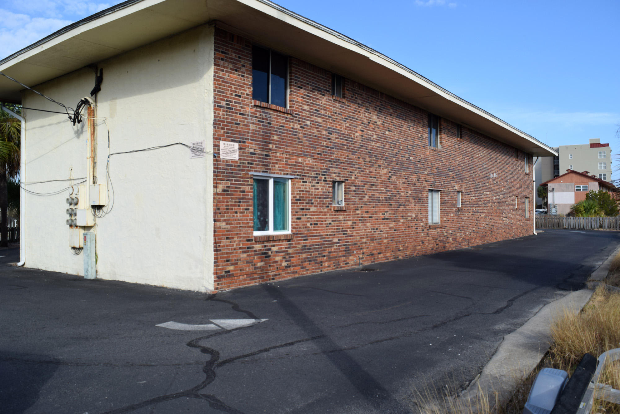 BREAKERS WEST - Residential