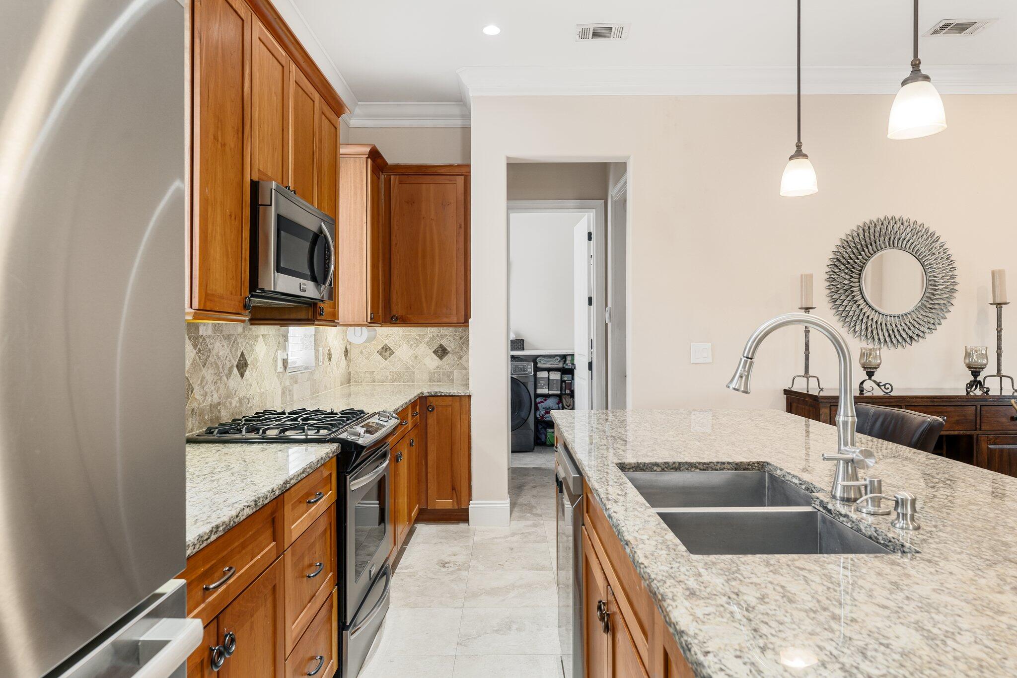 MAGNOLIA BAY CLUB T/H PH 1 - Residential