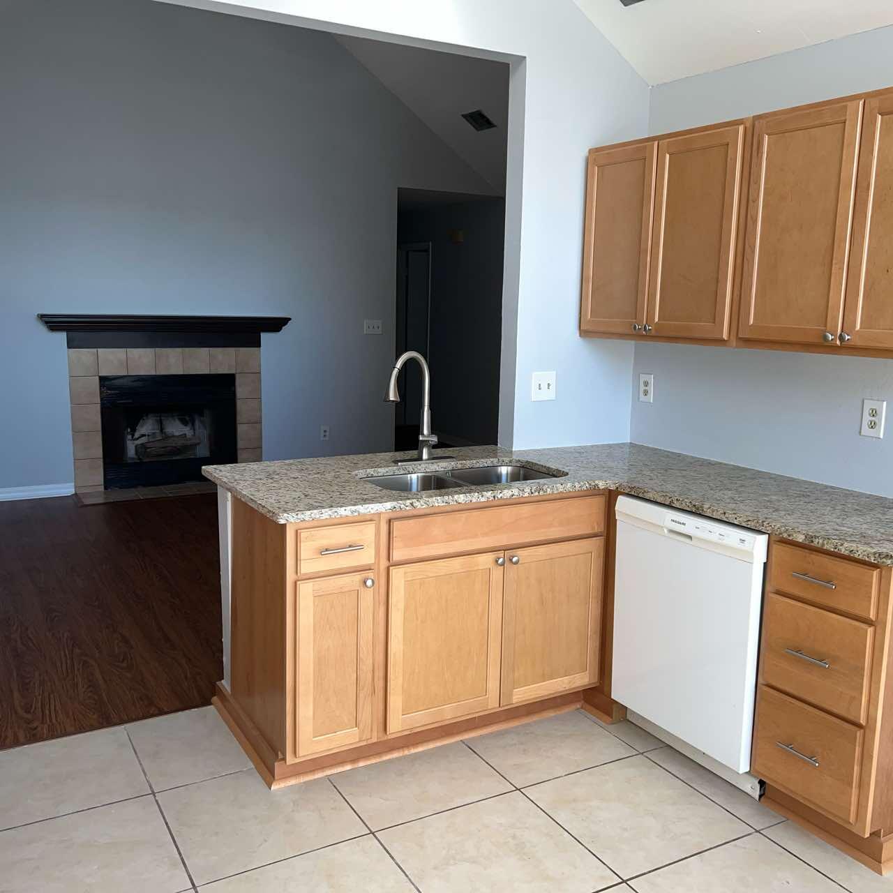 YORKTOWN AT WILLOW BEND - Residential Lease