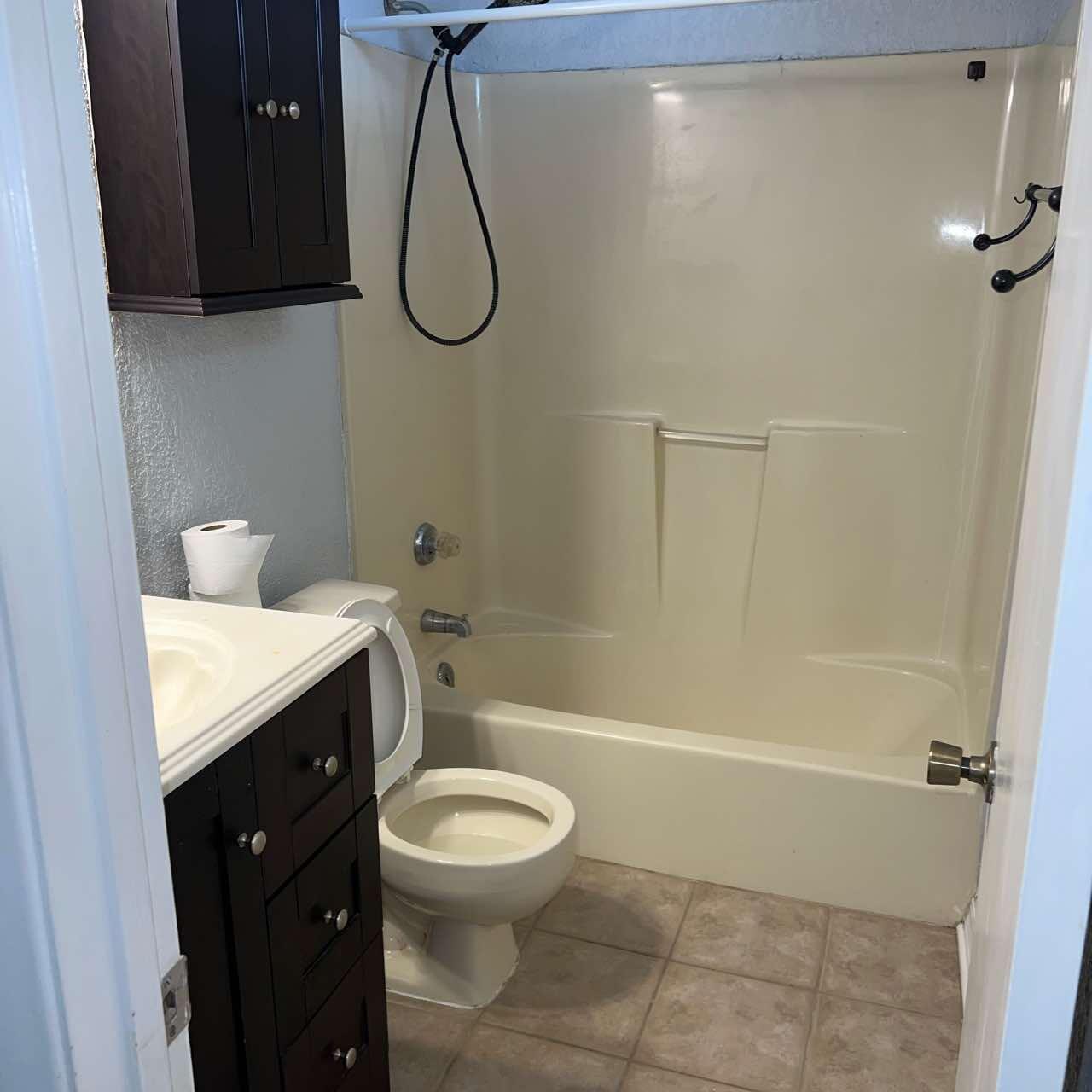 YORKTOWN AT WILLOW BEND - Residential Lease