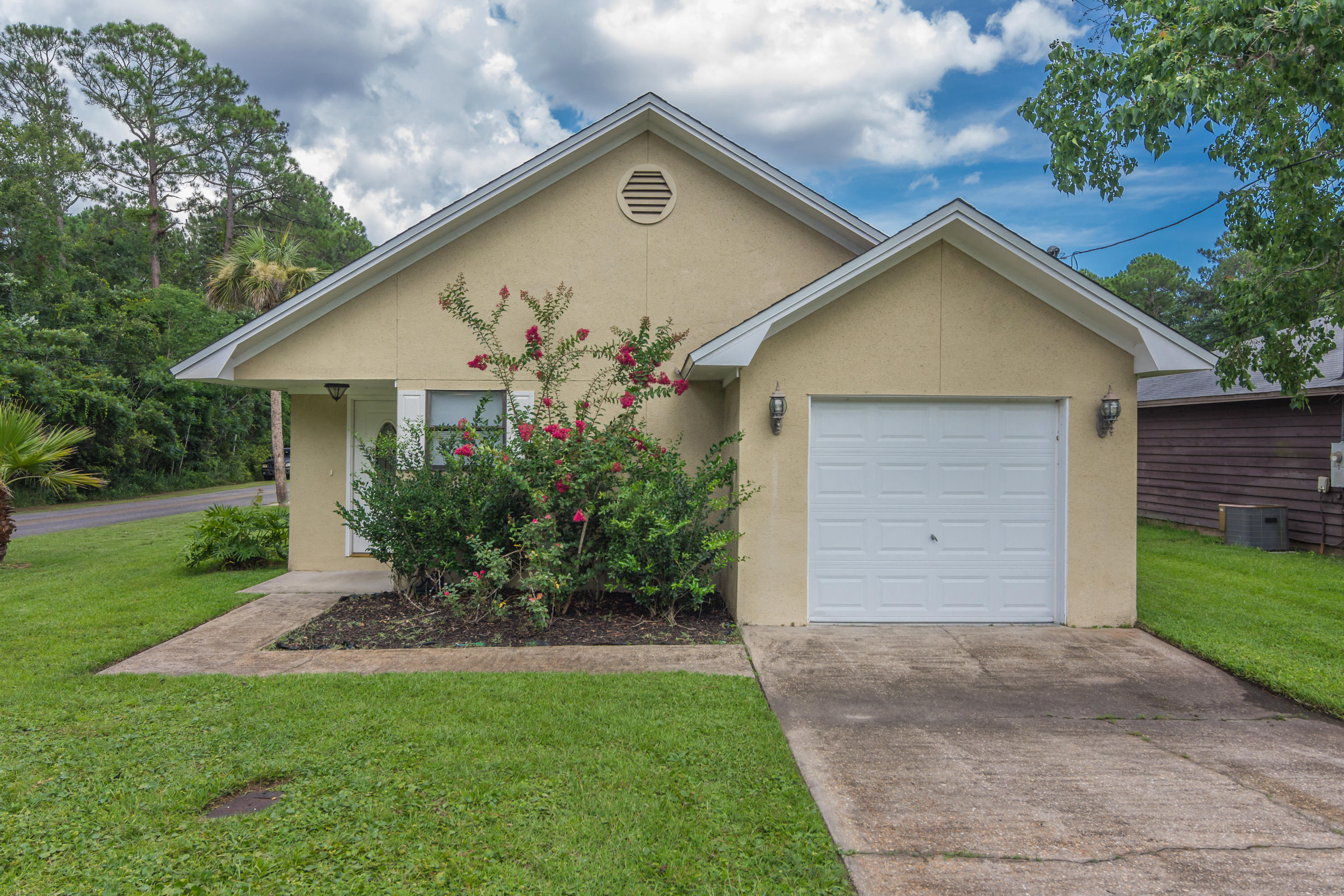 VALPARAISO PINECREST 6 - Residential