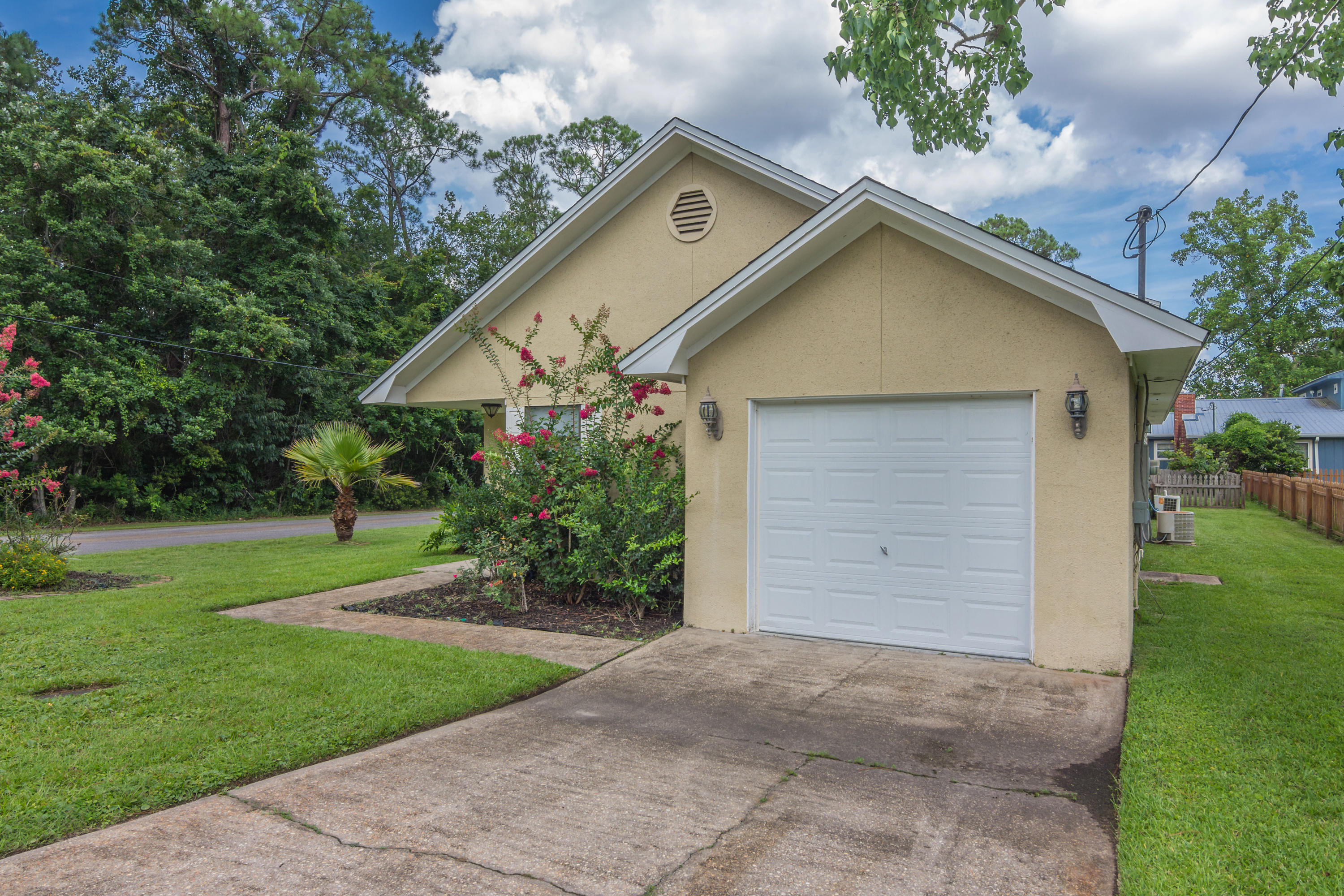 VALPARAISO PINECREST 6 - Residential
