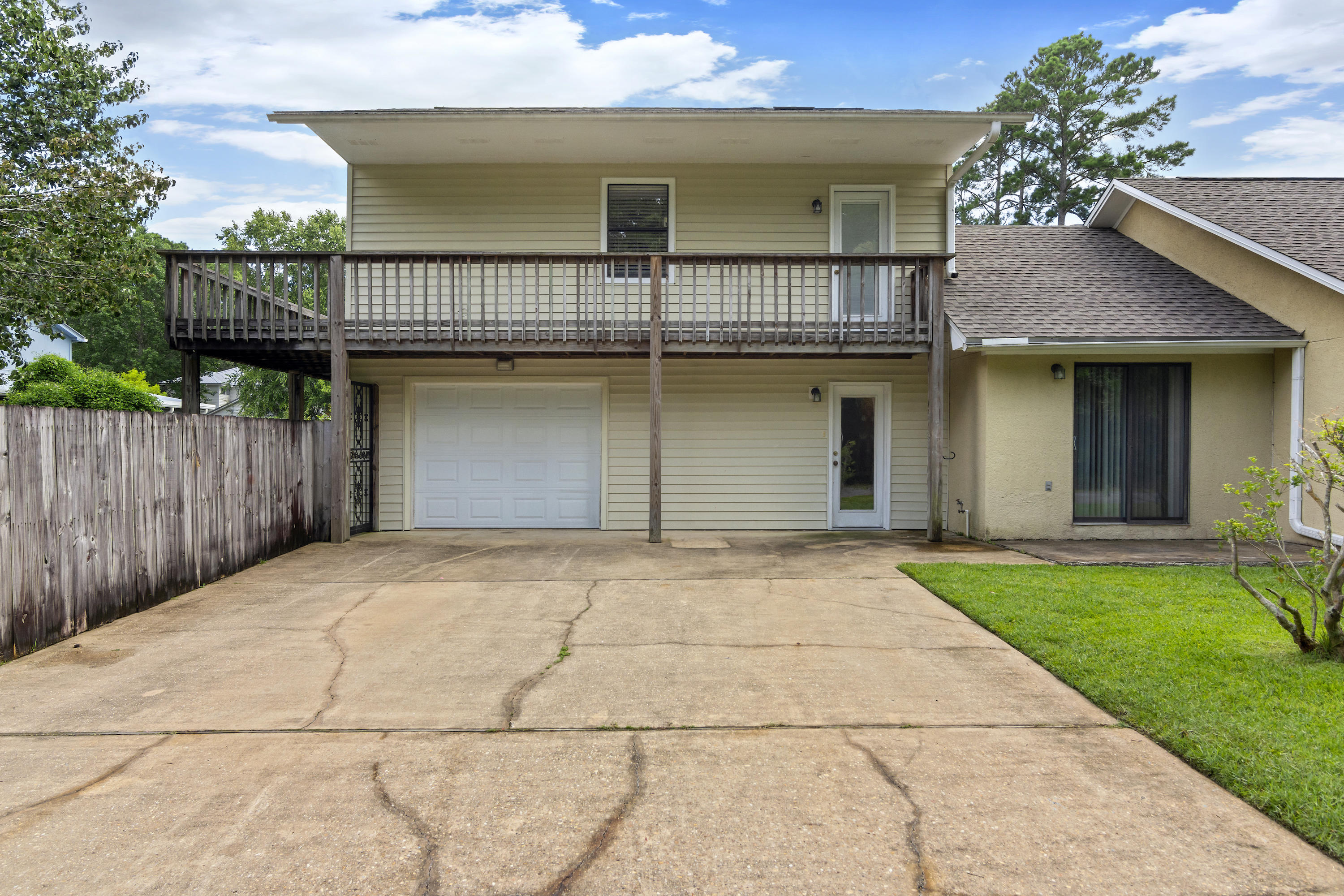 VALPARAISO PINECREST 6 - Residential