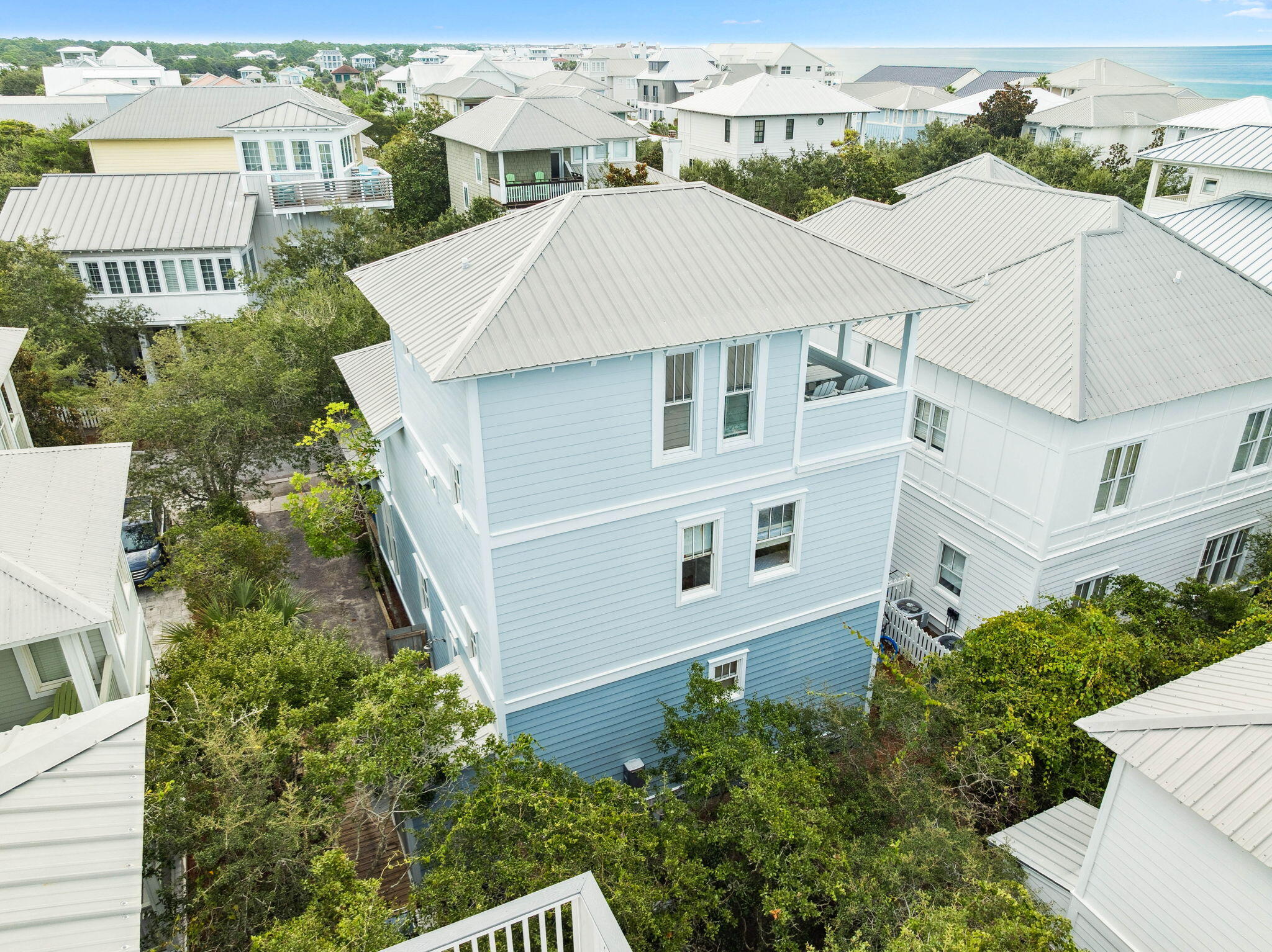 SUMMER'S EDGE - Residential