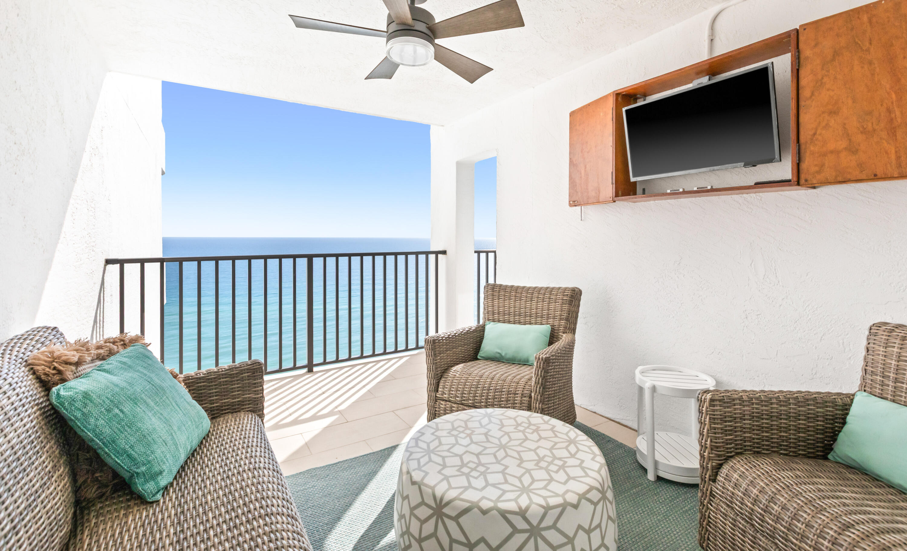 ONE SEAGROVE PLACE CONDOMINIUM - Residential