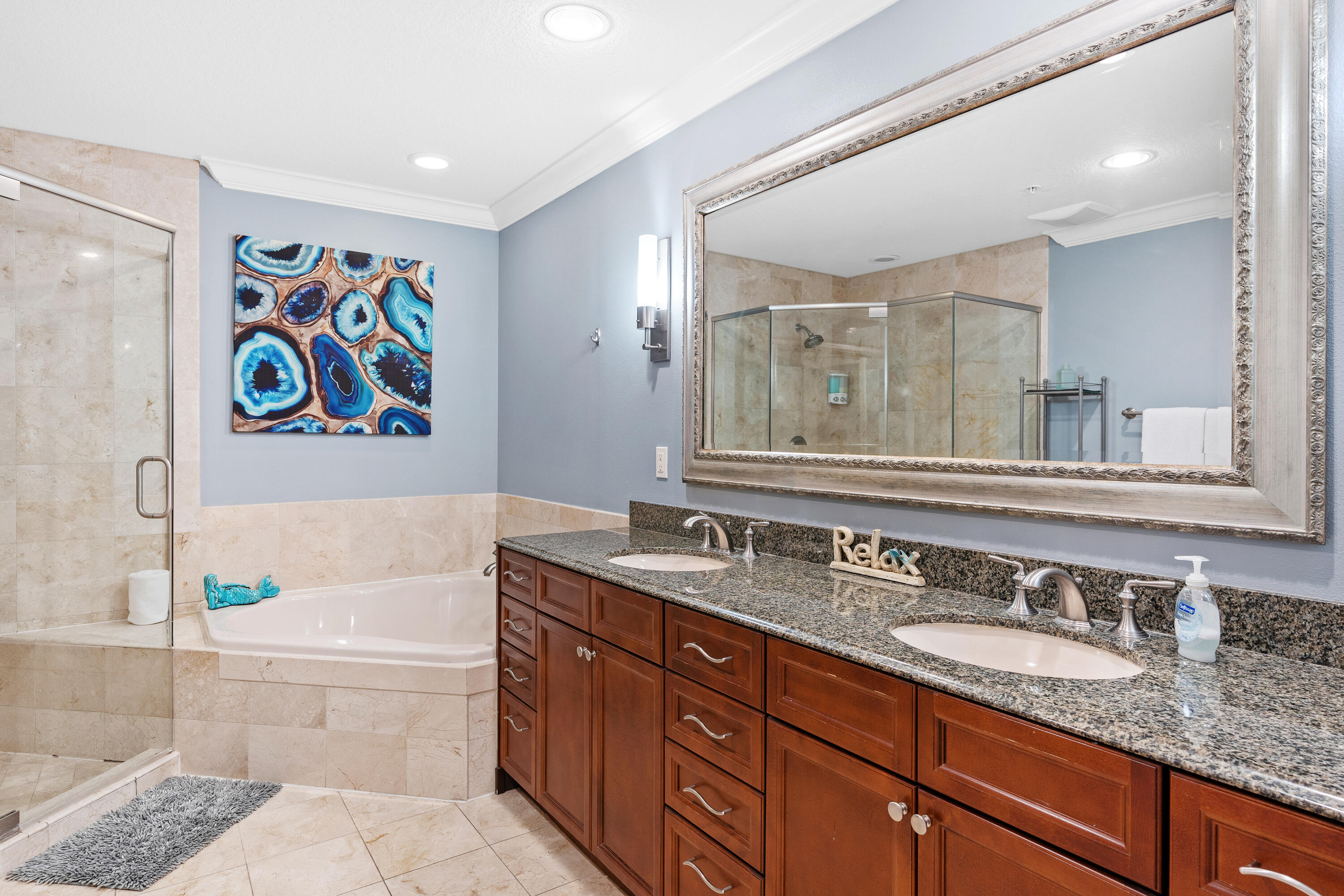 EMERALD GRANDE - Residential
