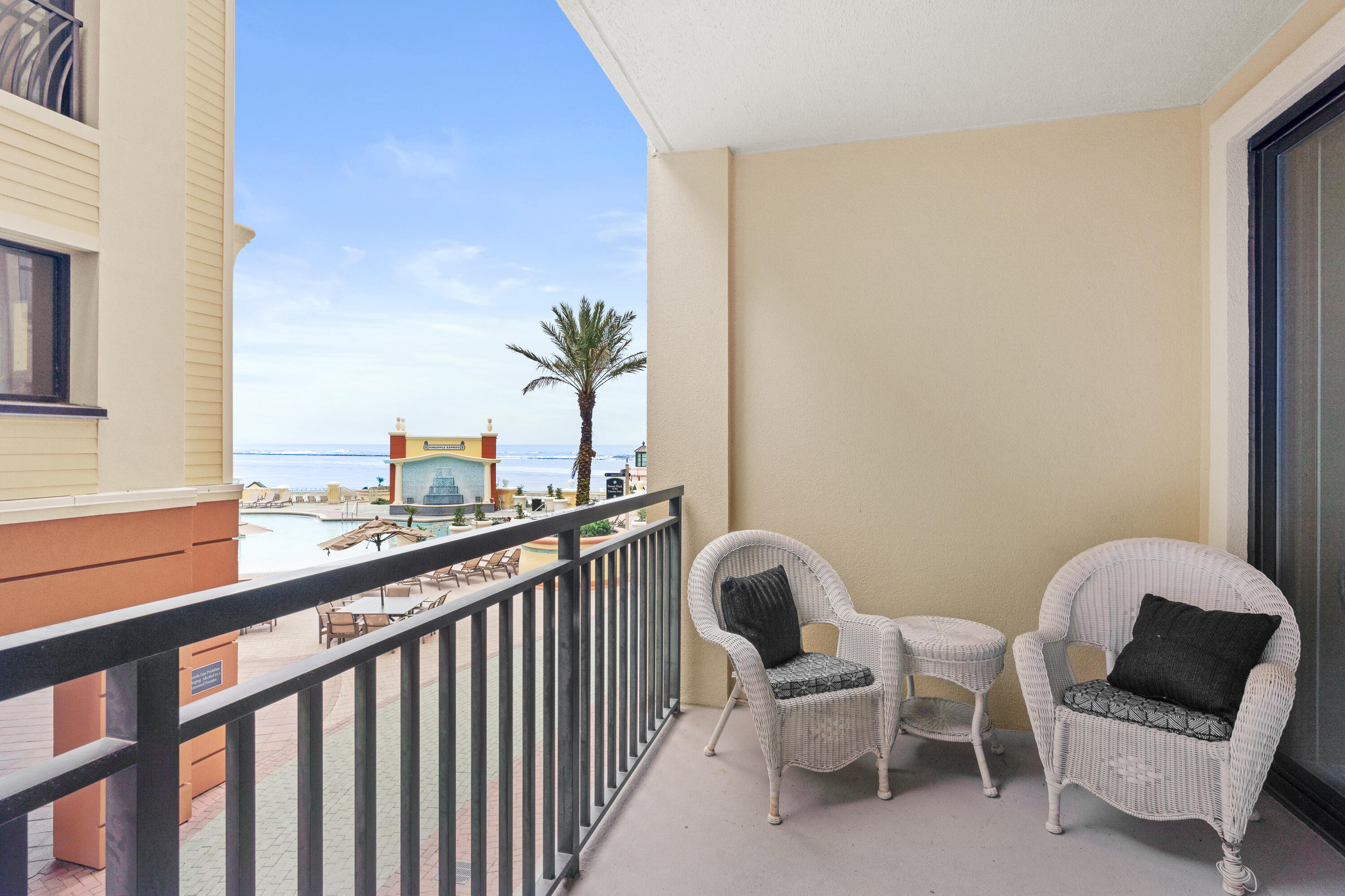 EMERALD GRANDE - Residential