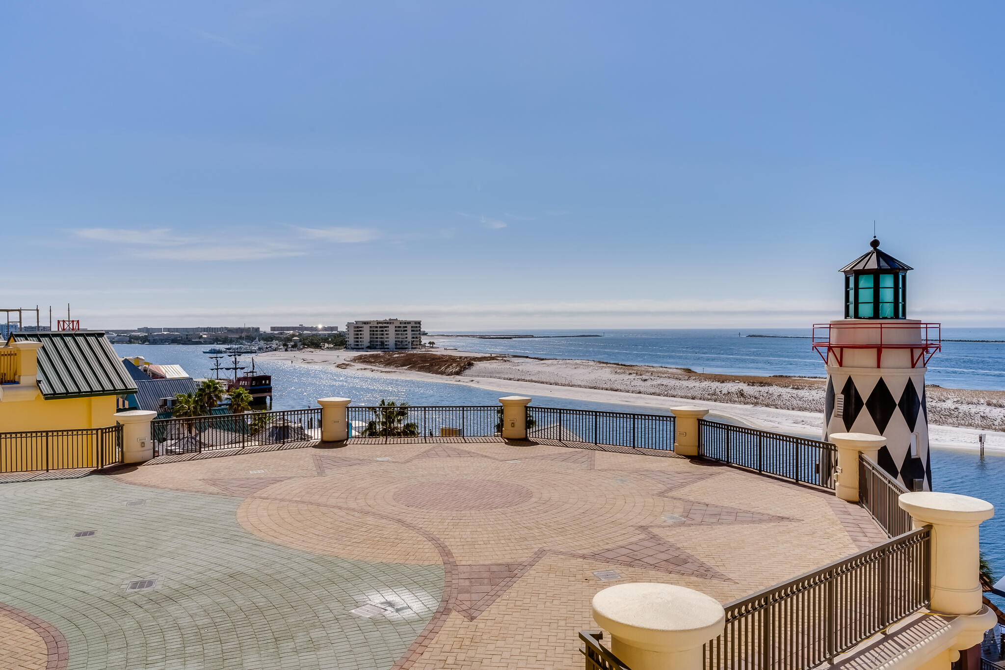 EMERALD GRANDE - Residential