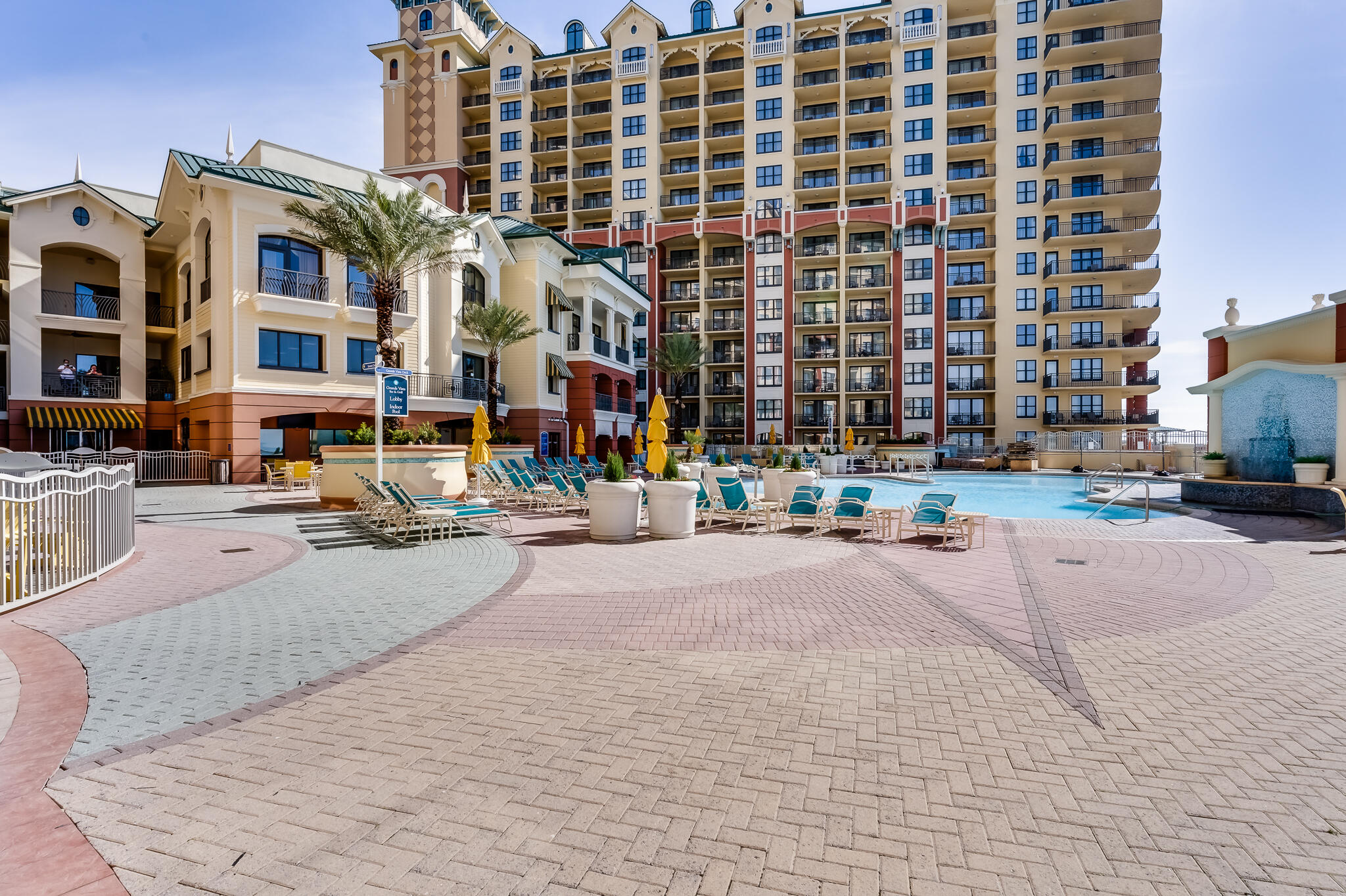 EMERALD GRANDE - Residential