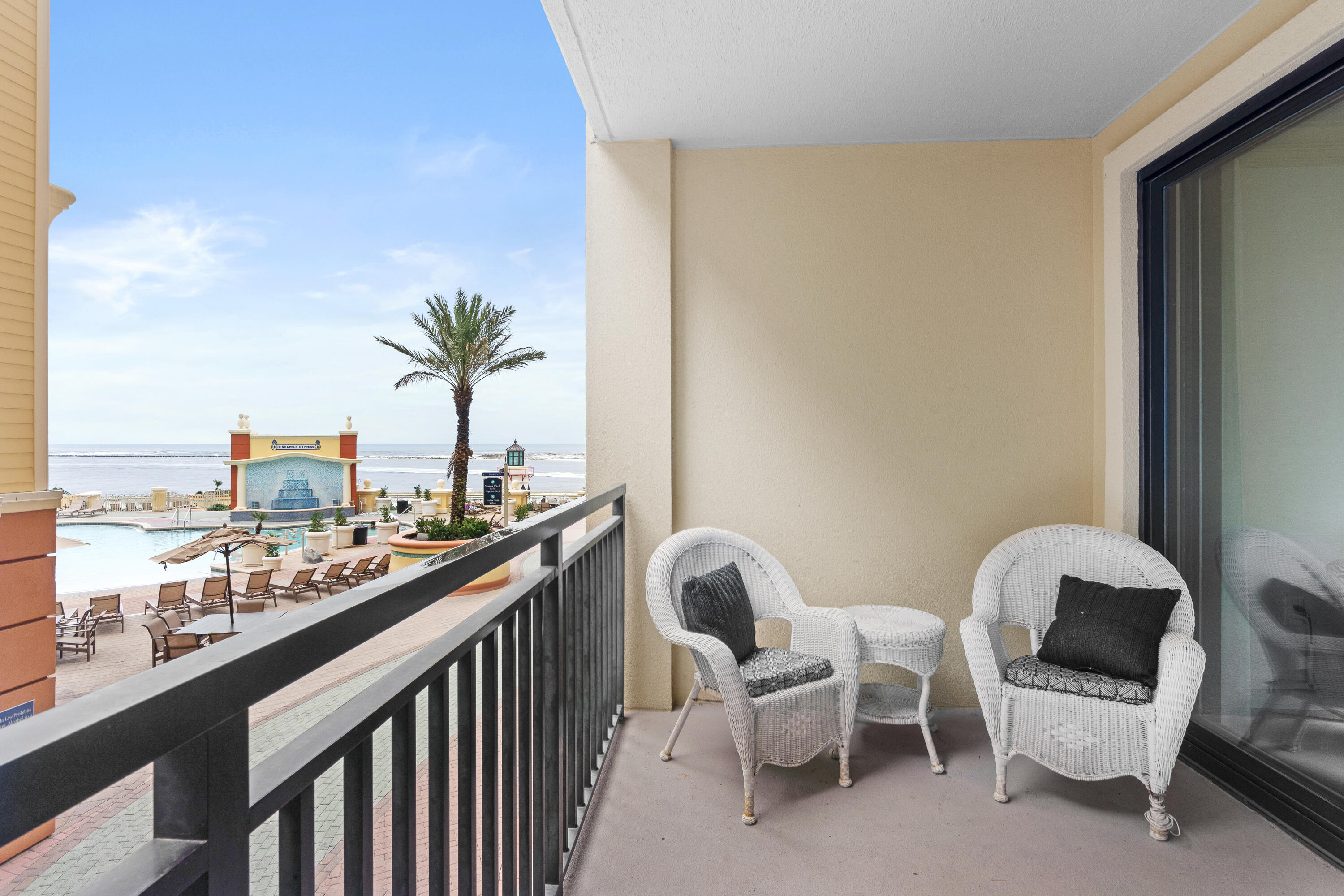 EMERALD GRANDE - Residential