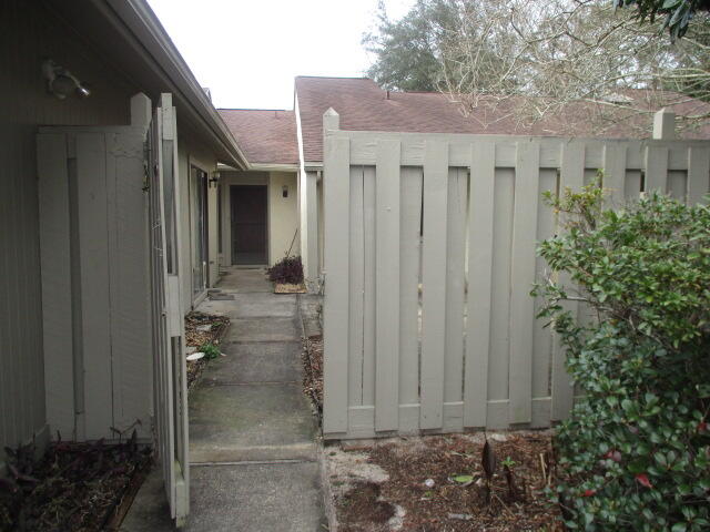 ROYAL OAK VILLAGE - Residential Lease