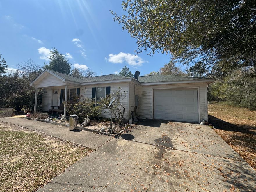 More pictures coming soon!!!!Roof- 2019Water Heater- 2019Upgraded HVAC Large Florida Room with Hot Tub!!!Built in 2000 on an acre of land with a full fence! Located on a quiet street on a dead-end cul-de-sac.Should pass a four-point inspection with flying colors. High and dry with low taxes! PRICED TO SELL