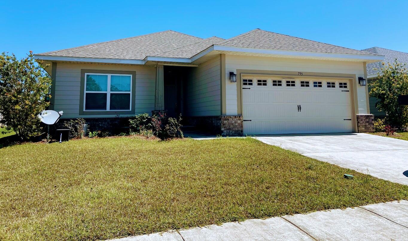 Location, Location, Location in the quaint gated community of Lafayette Creek Landing (behind Publix and the Shoppes of Freeport) this community offers a community pool, clubhouse, exercise room, quiet nature trail with kayak launch right on the historic Lafayette Creek which flows into the Choctawhatchee Bay. This 3 Bedroom 2 bath home features granite countertops, large master bedroom, master bathroom with large walk in closet, screened in back porch, and garage. All only a short drive to the emerald coast and beautiful beaches of South Walton and Scenic Hwy 30-A but also convenient to Hwy 20 that travels east-west to bypass the beach traffic of Hwy 98 during peak visitor season. More Subdivision Info: layfayettecreeklanding.com