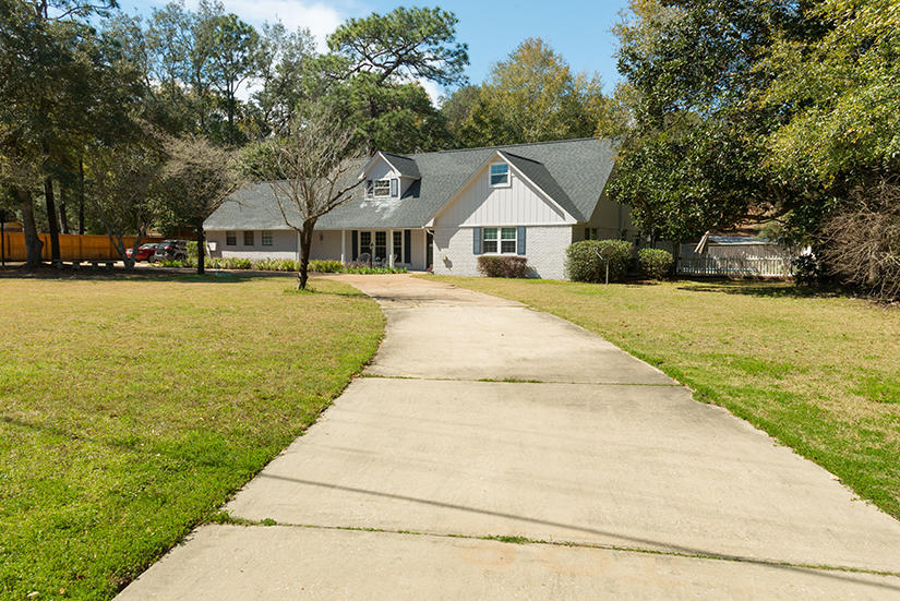 ROCKY BAYOU COUNTRY CLUB ESTATES 1 - Residential