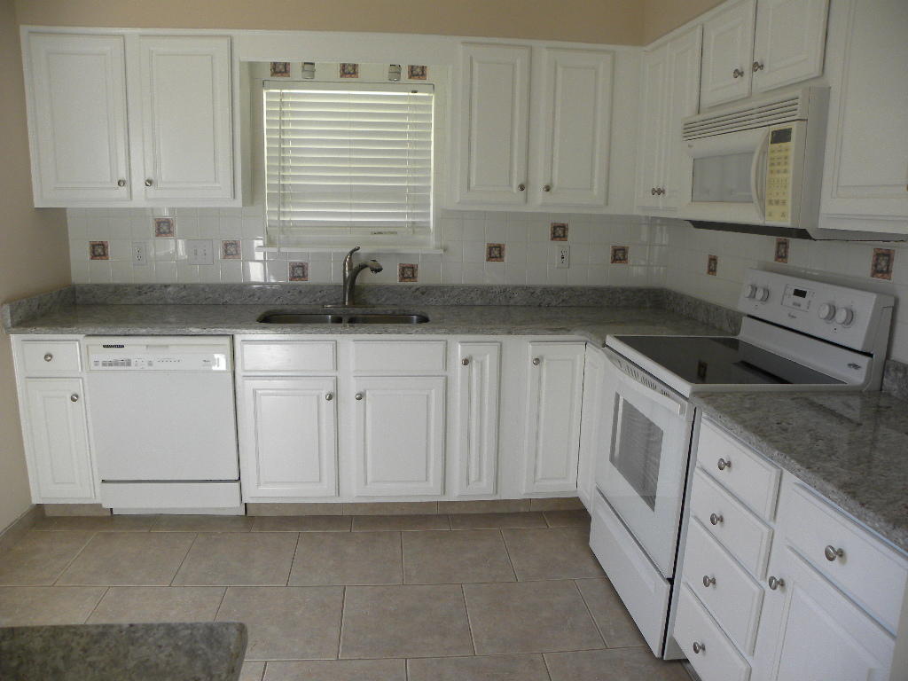 HIDDEN TRAILS PH 1 - Residential