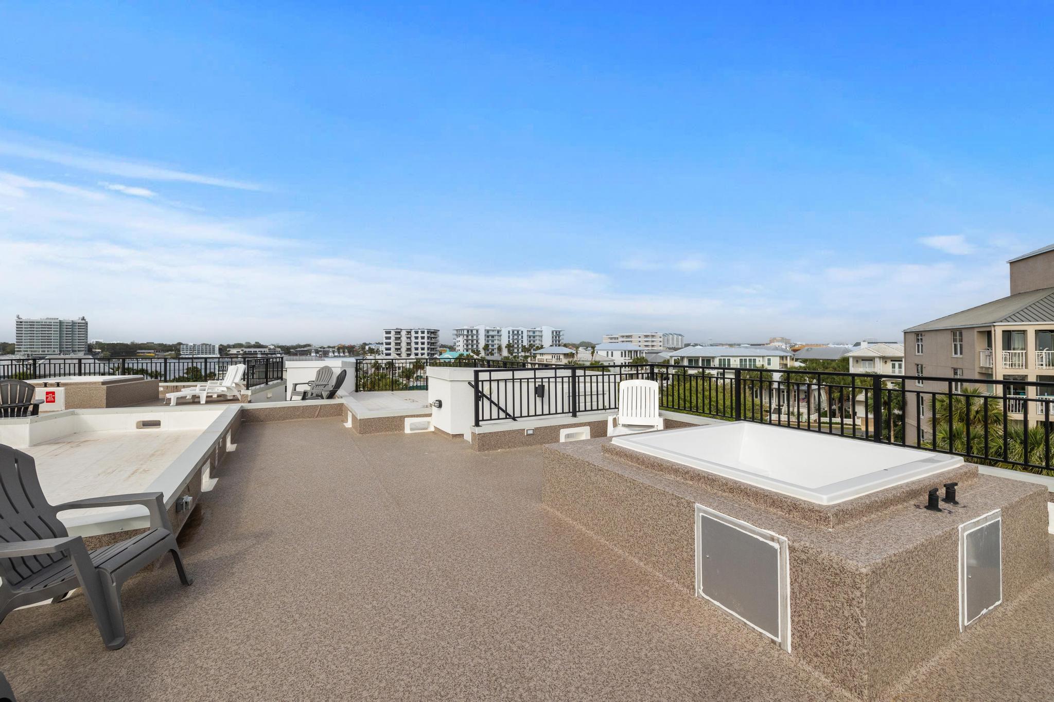 HOLIDAY ISLE - Residential