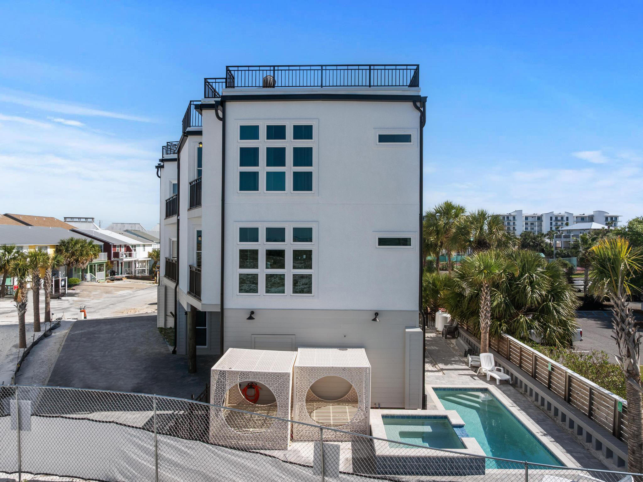 HOLIDAY ISLE - Residential