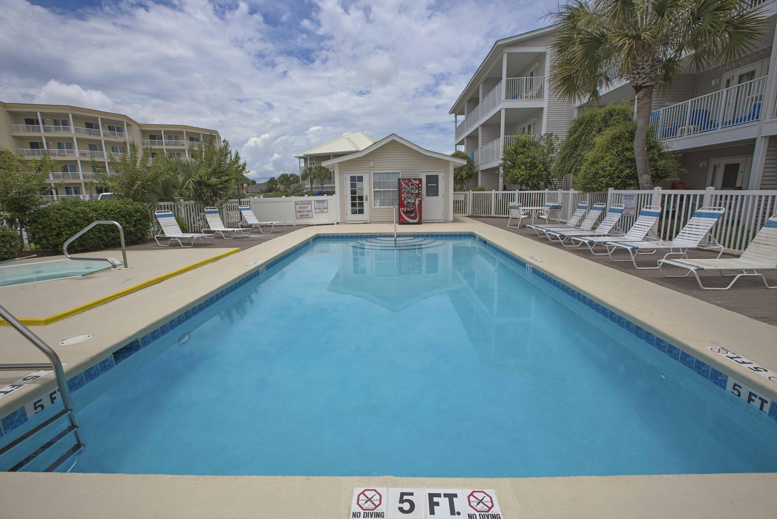 SUMMERSPELL CONDO - Residential