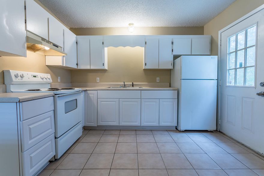 Live Oak Apartments are located on Four Mile Rd just off Hwy 20 and close to Freeport parks, pool and elementary school. 2 Bdrms and 1 bath, these units feature solid construction and new central a/c units. There is ample common area and a laundry room on the premises. All measurements are approximate. Call our office for details.