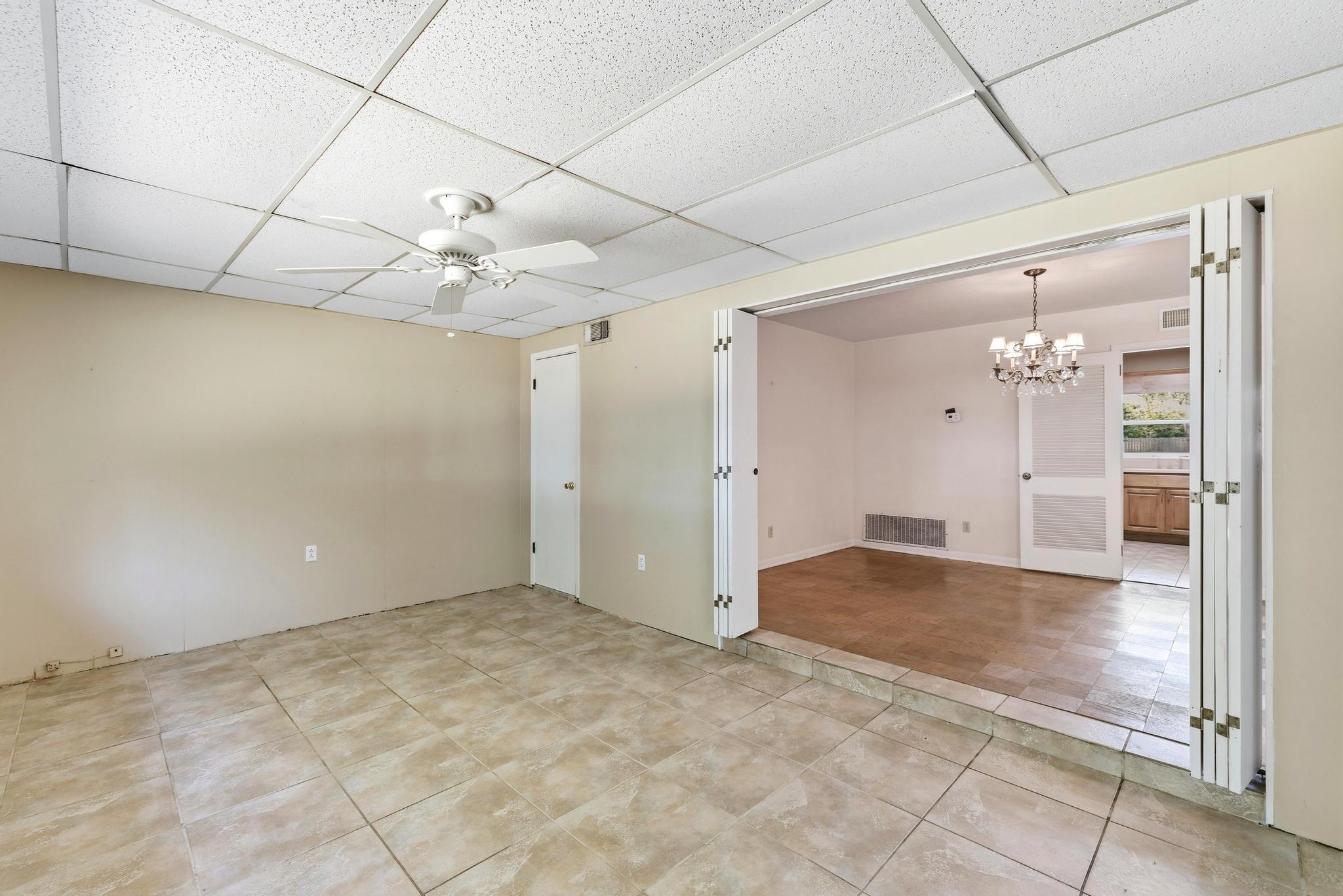 VILLA RUSS PARK - Residential