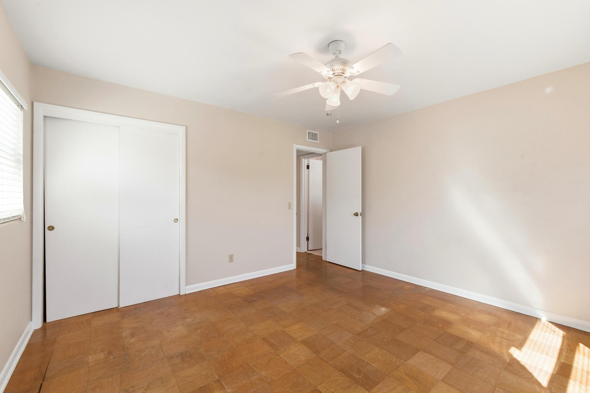 VILLA RUSS PARK - Residential