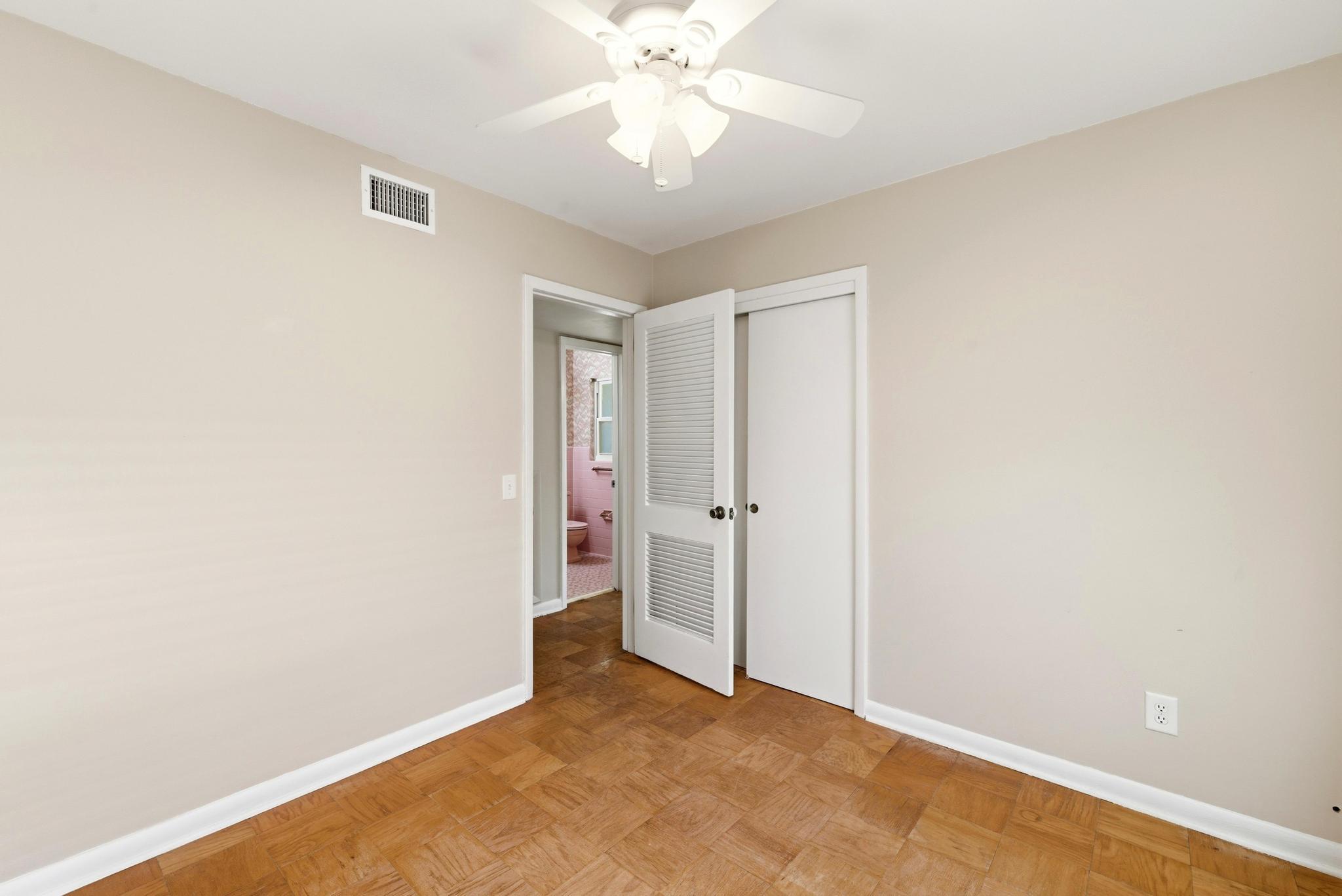 VILLA RUSS PARK - Residential