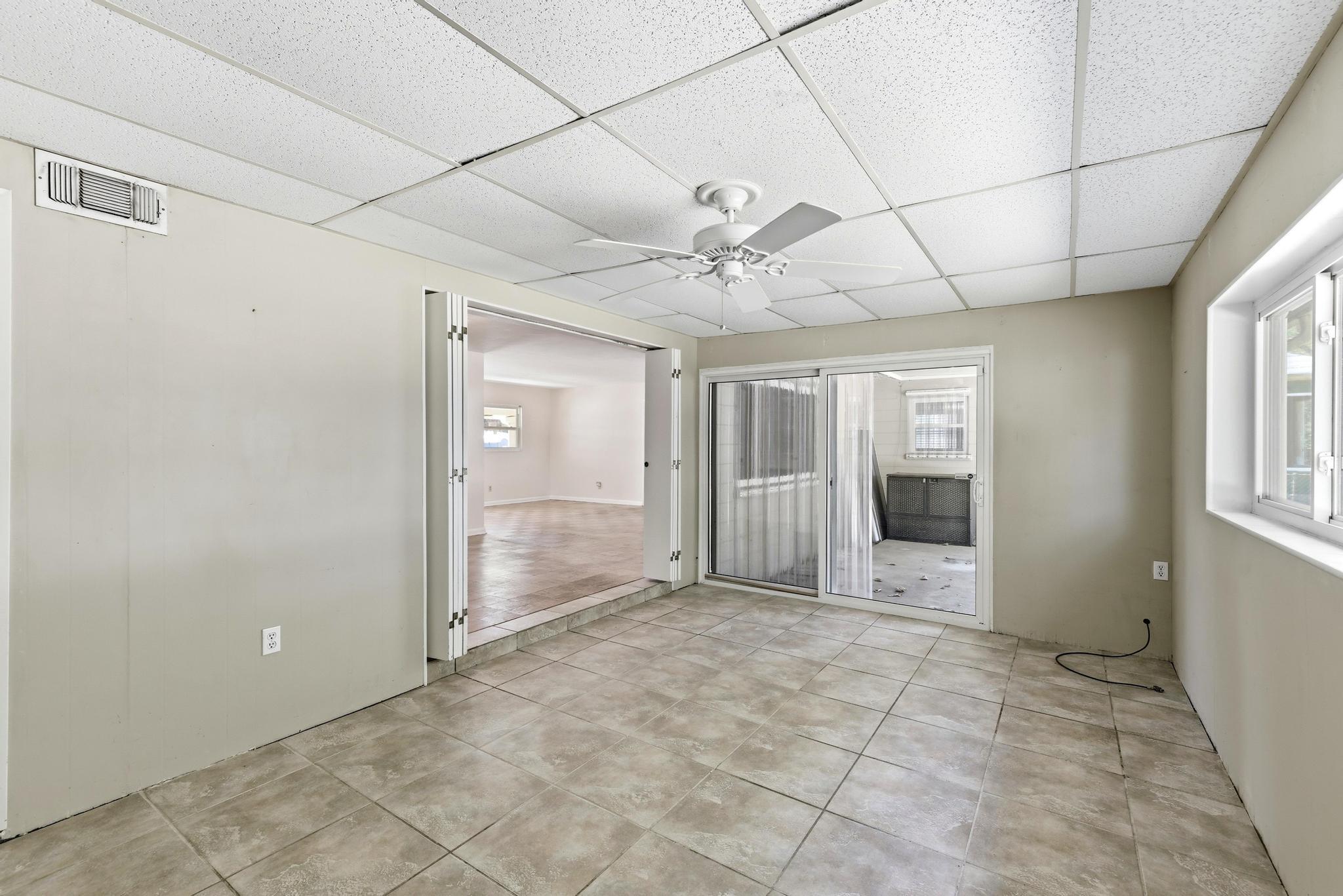 VILLA RUSS PARK - Residential