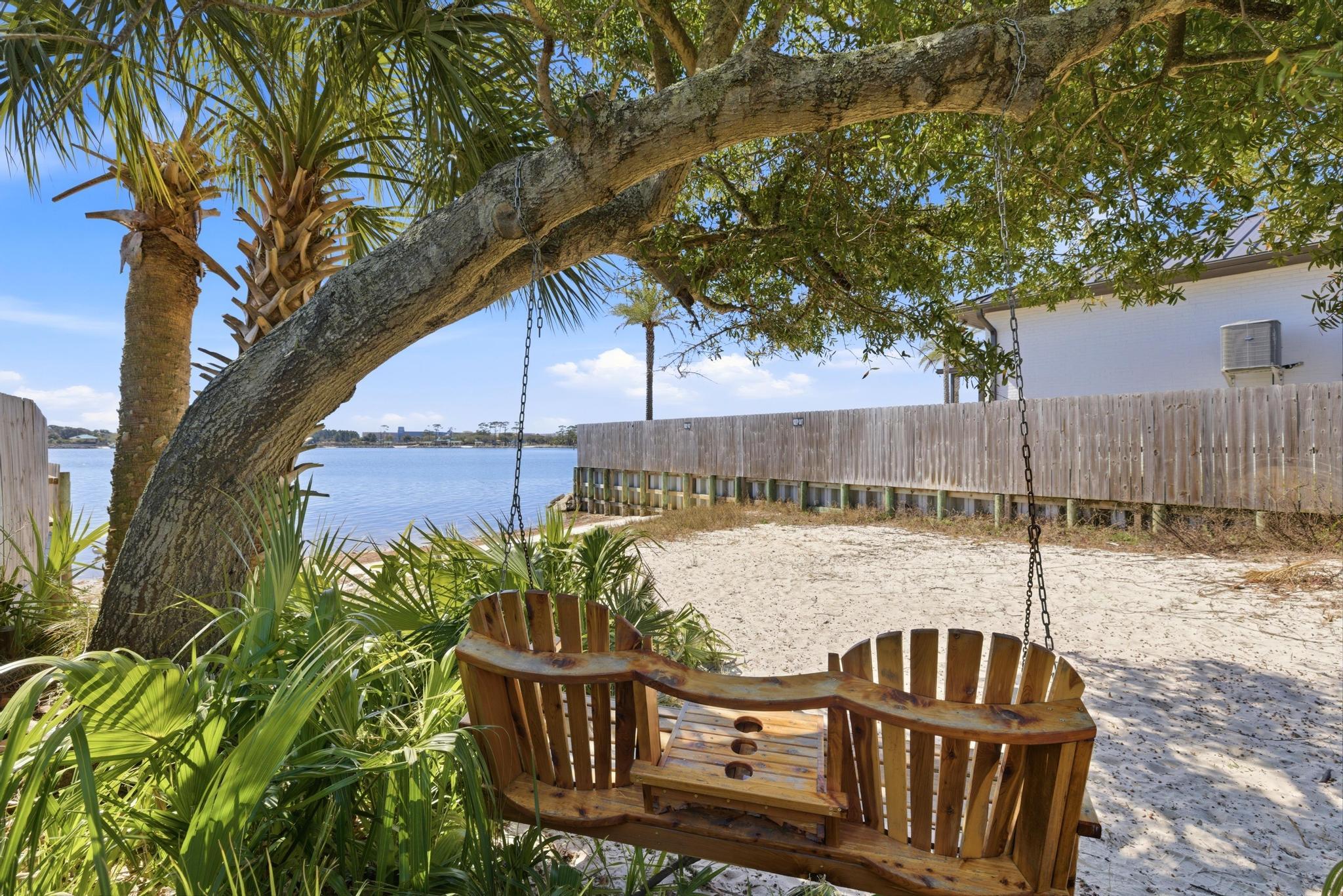 VILLA RUSS PARK - Residential