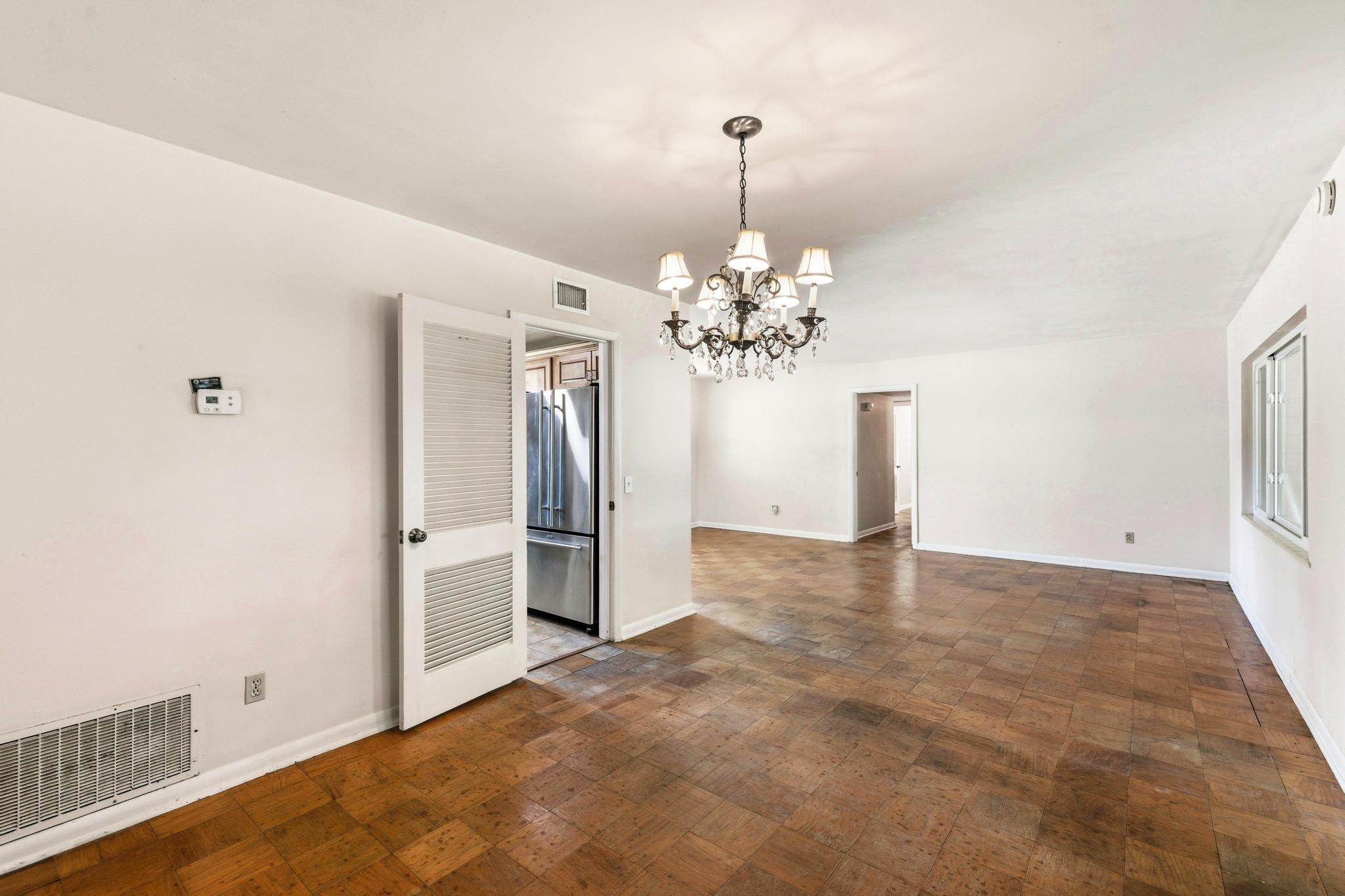 VILLA RUSS PARK - Residential