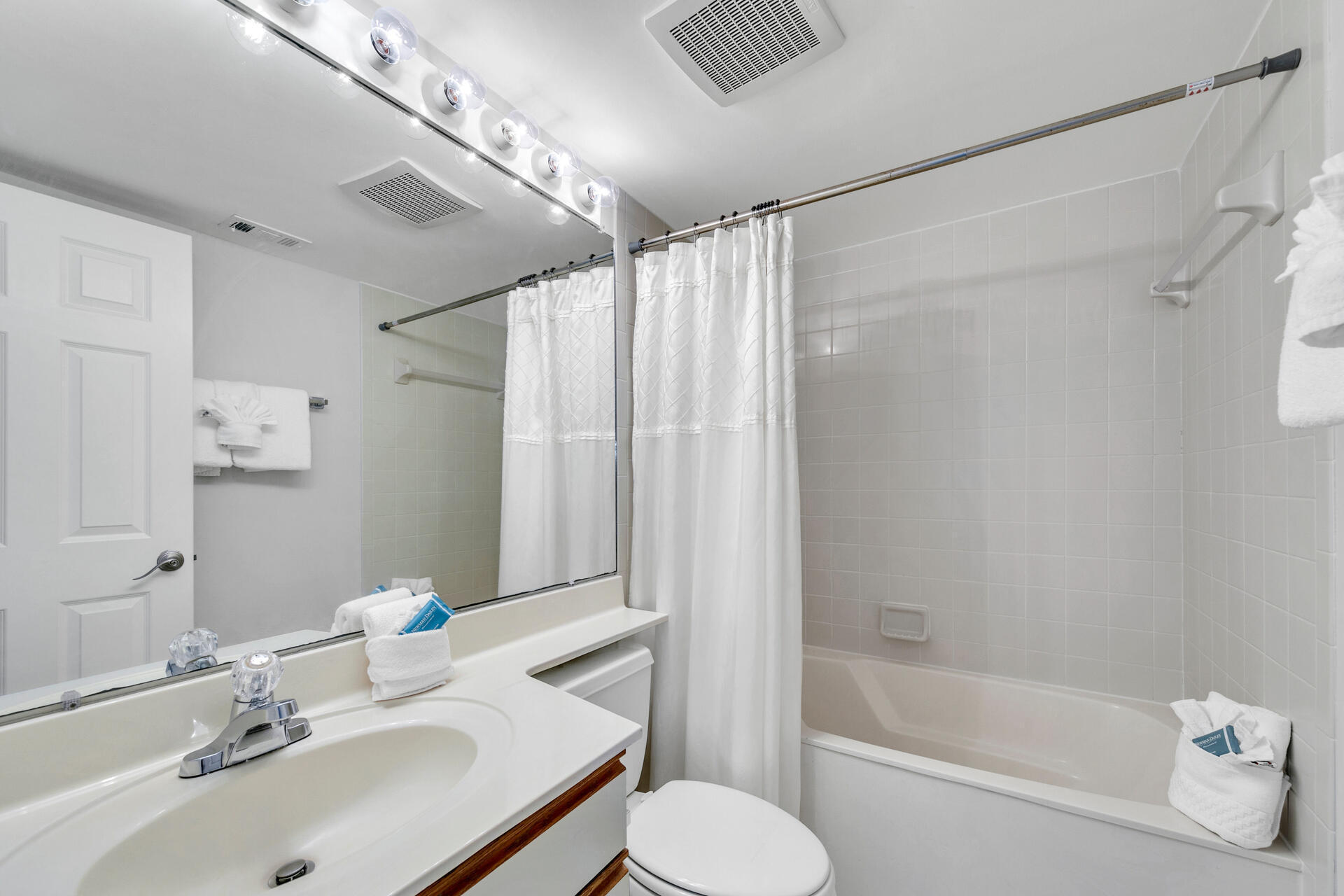 HIDDEN DUNES BEACH COTTAGES - Residential