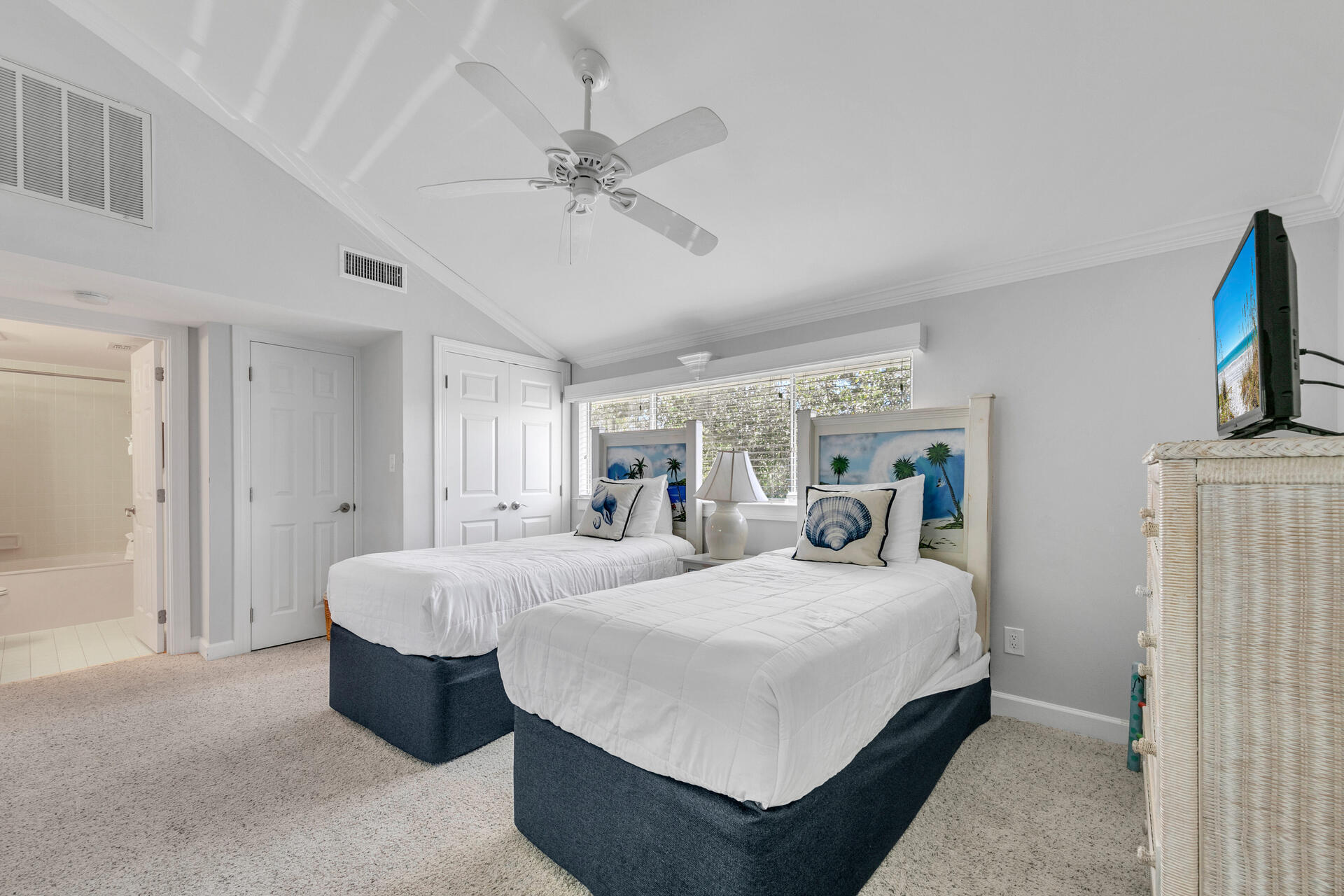 HIDDEN DUNES BEACH COTTAGES - Residential