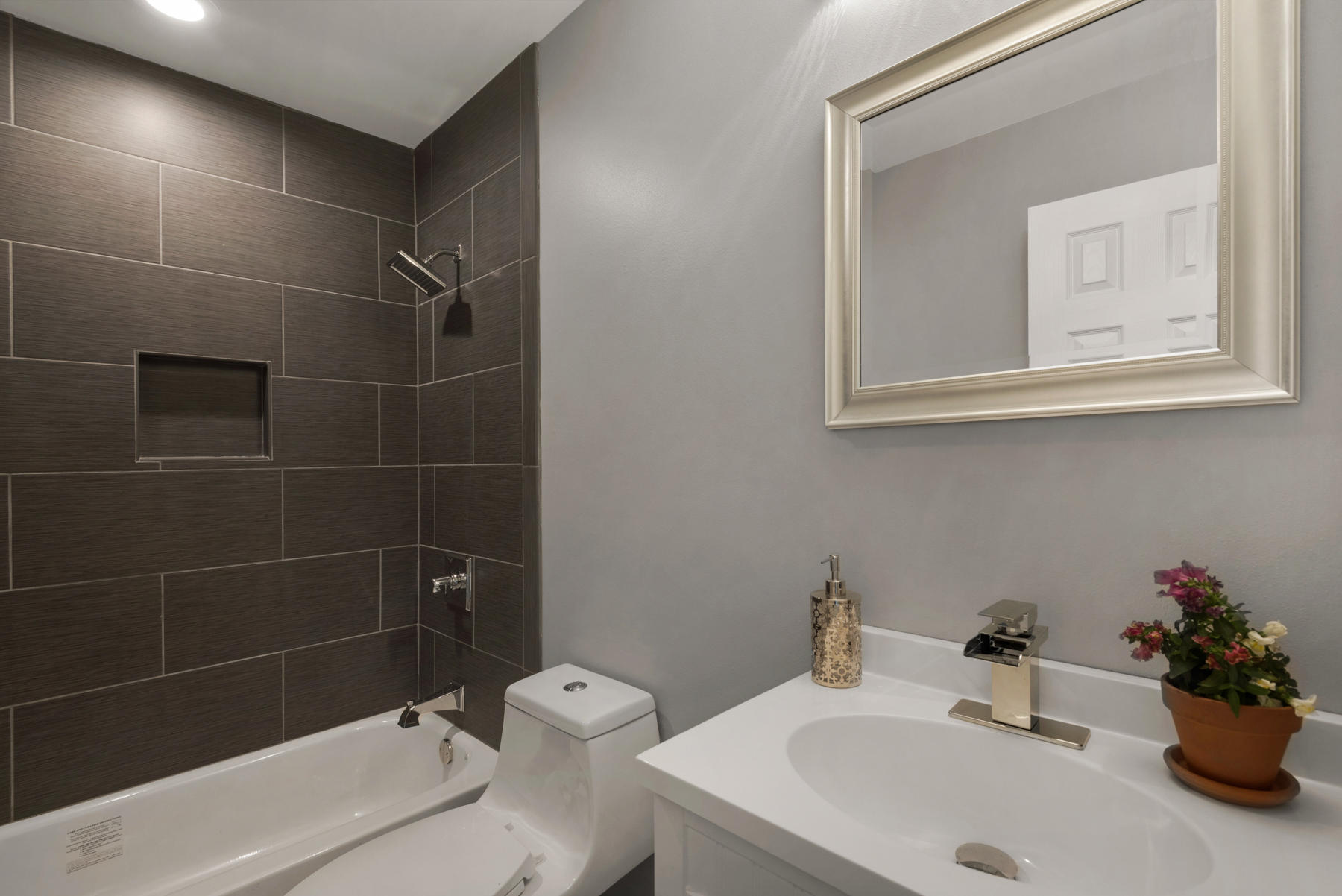 LIVE OAK SHORES - Residential