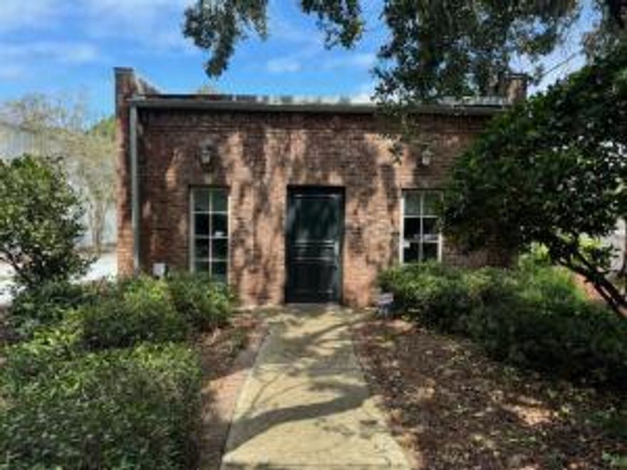 The perfect office space in Downtown Fort Walton that features built in Cabinets and Desks. Perfect for your next office! It has a rear and front entry and features a public parking lot located directly behind the location for parking. Also, across the street from the Fort Walton Beach Landing enjoy a stroll around the park for a break from the office.