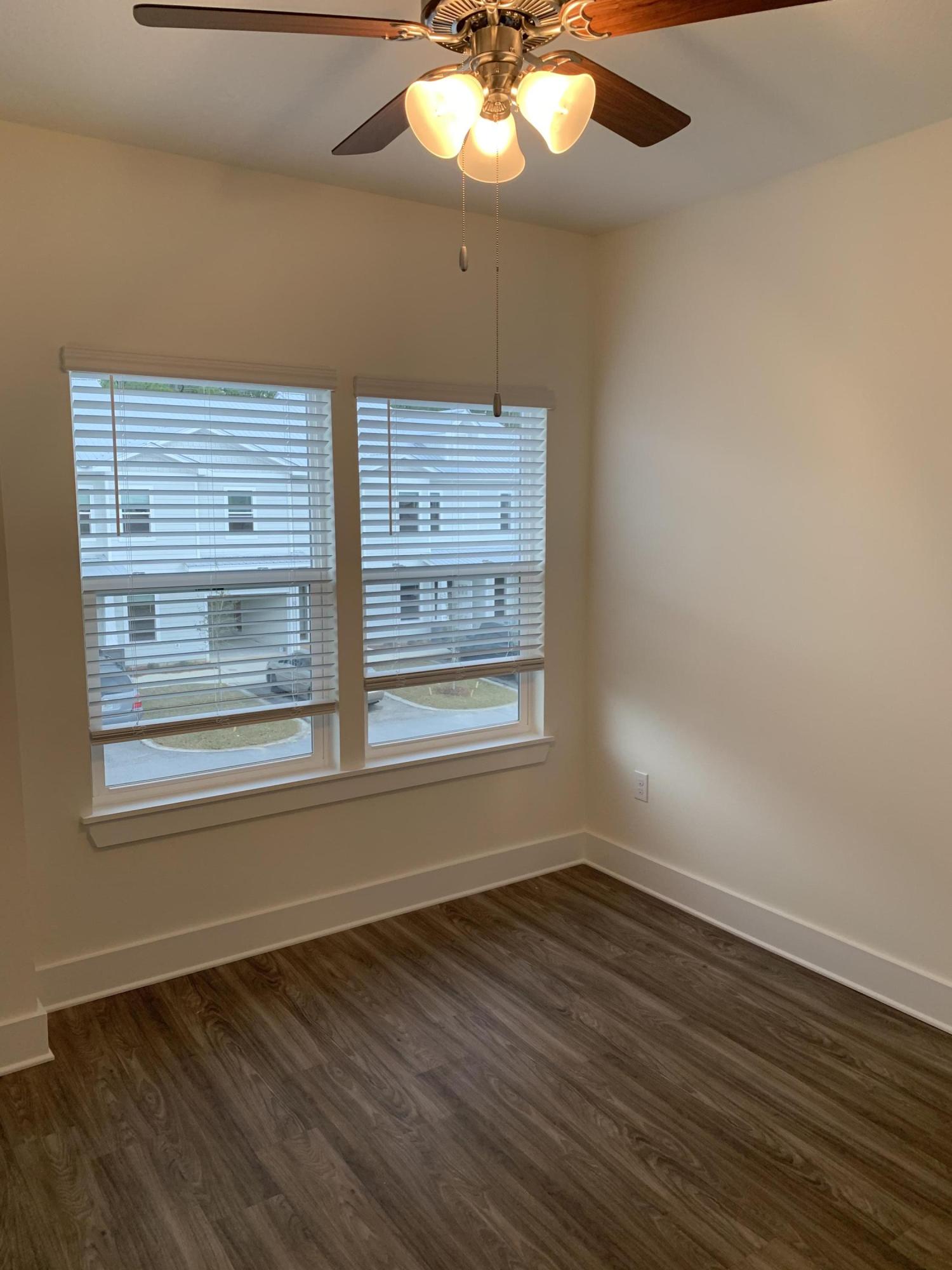 VERANDAS AT FREEPORT - Residential Lease