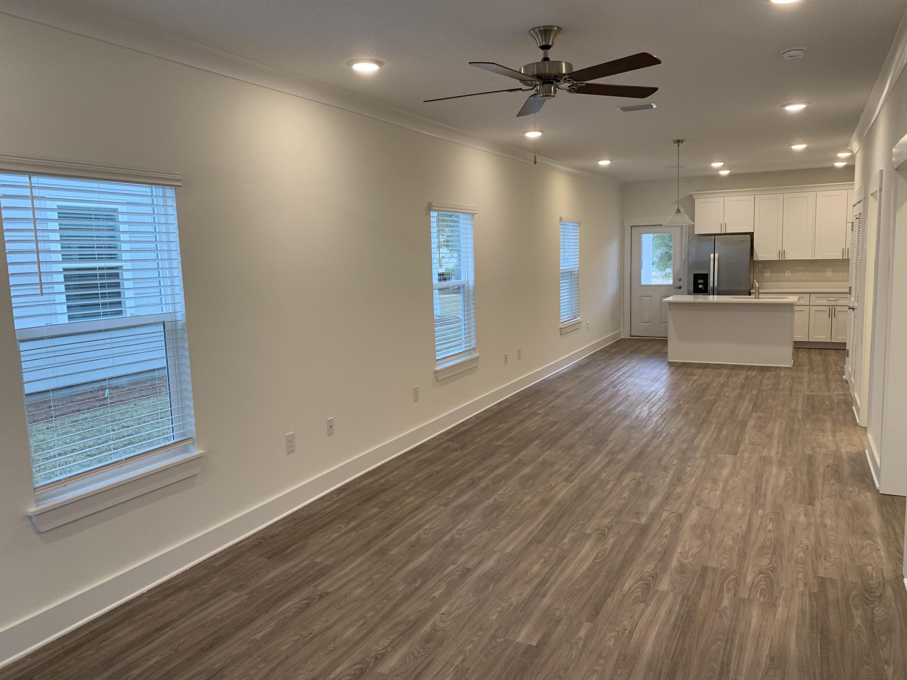 VERANDAS AT FREEPORT - Residential Lease