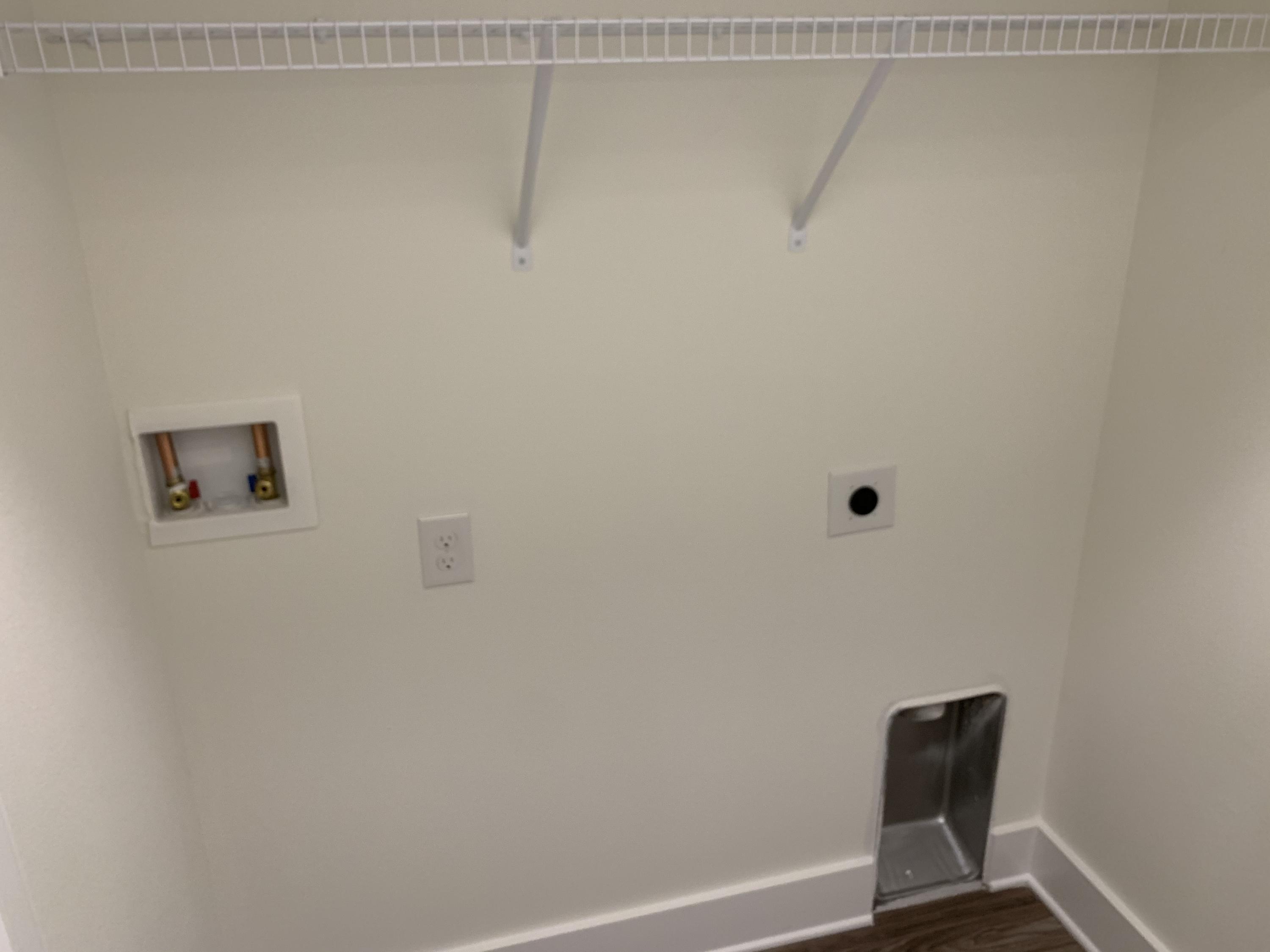 VERANDAS AT FREEPORT - Residential Lease