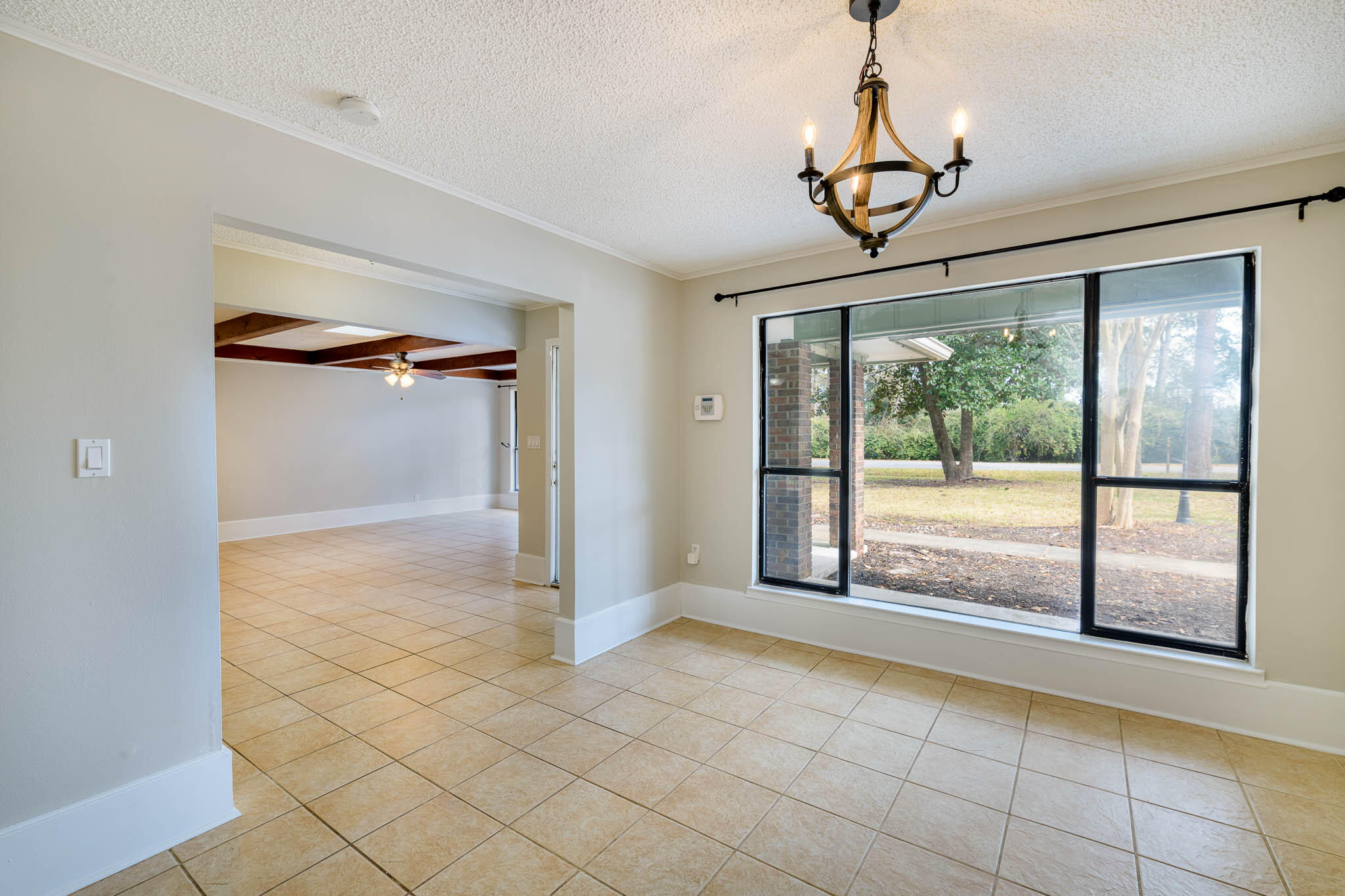 VALPARAISO PINECREST 6 - Residential Lease