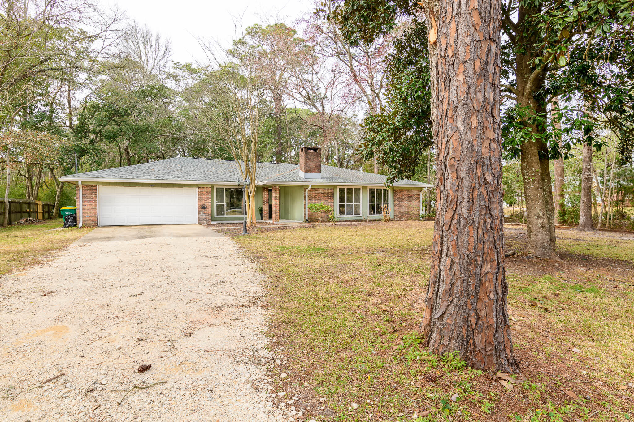 VALPARAISO PINECREST 6 - Residential Lease