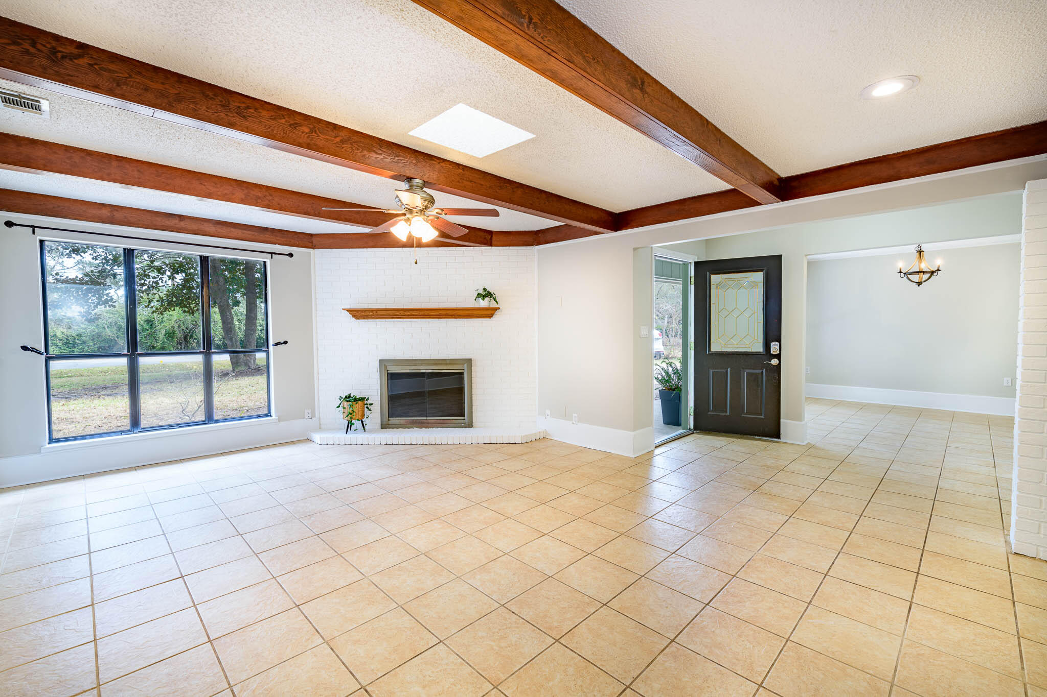 VALPARAISO PINECREST 6 - Residential Lease