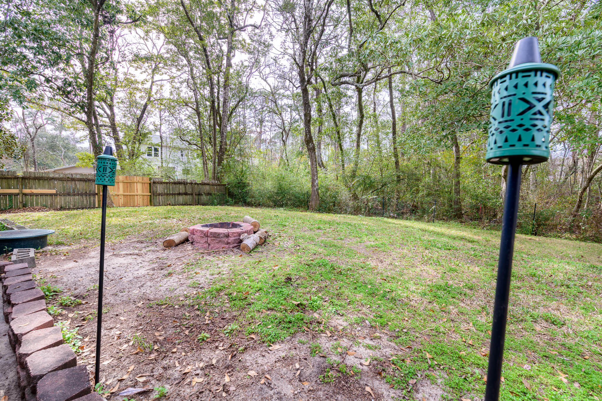 VALPARAISO PINECREST 6 - Residential Lease