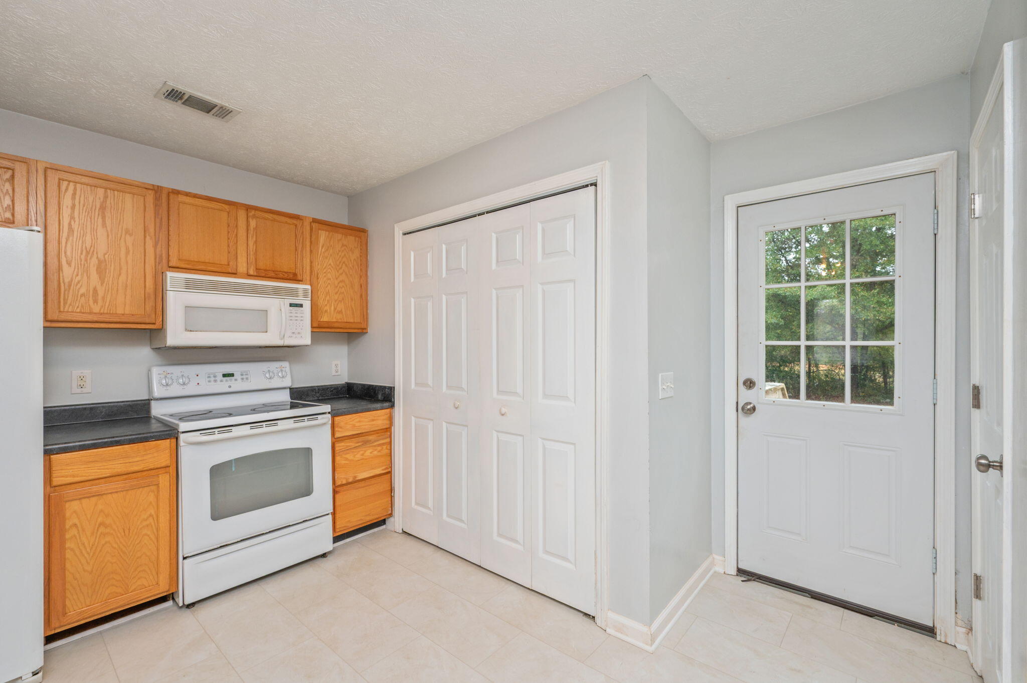 KINGS LAKE ESTATE - Residential Lease