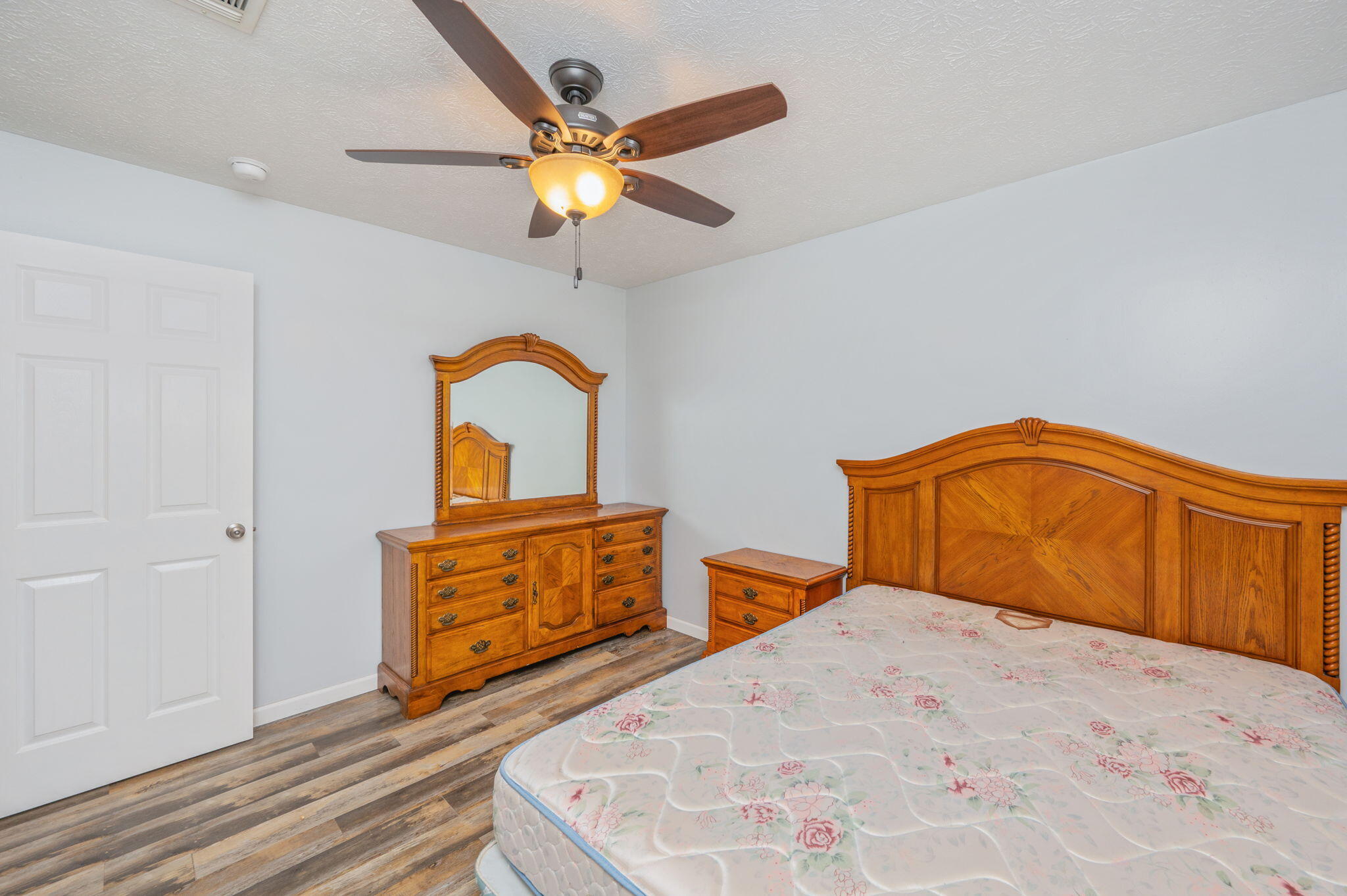 KINGS LAKE ESTATE - Residential Lease