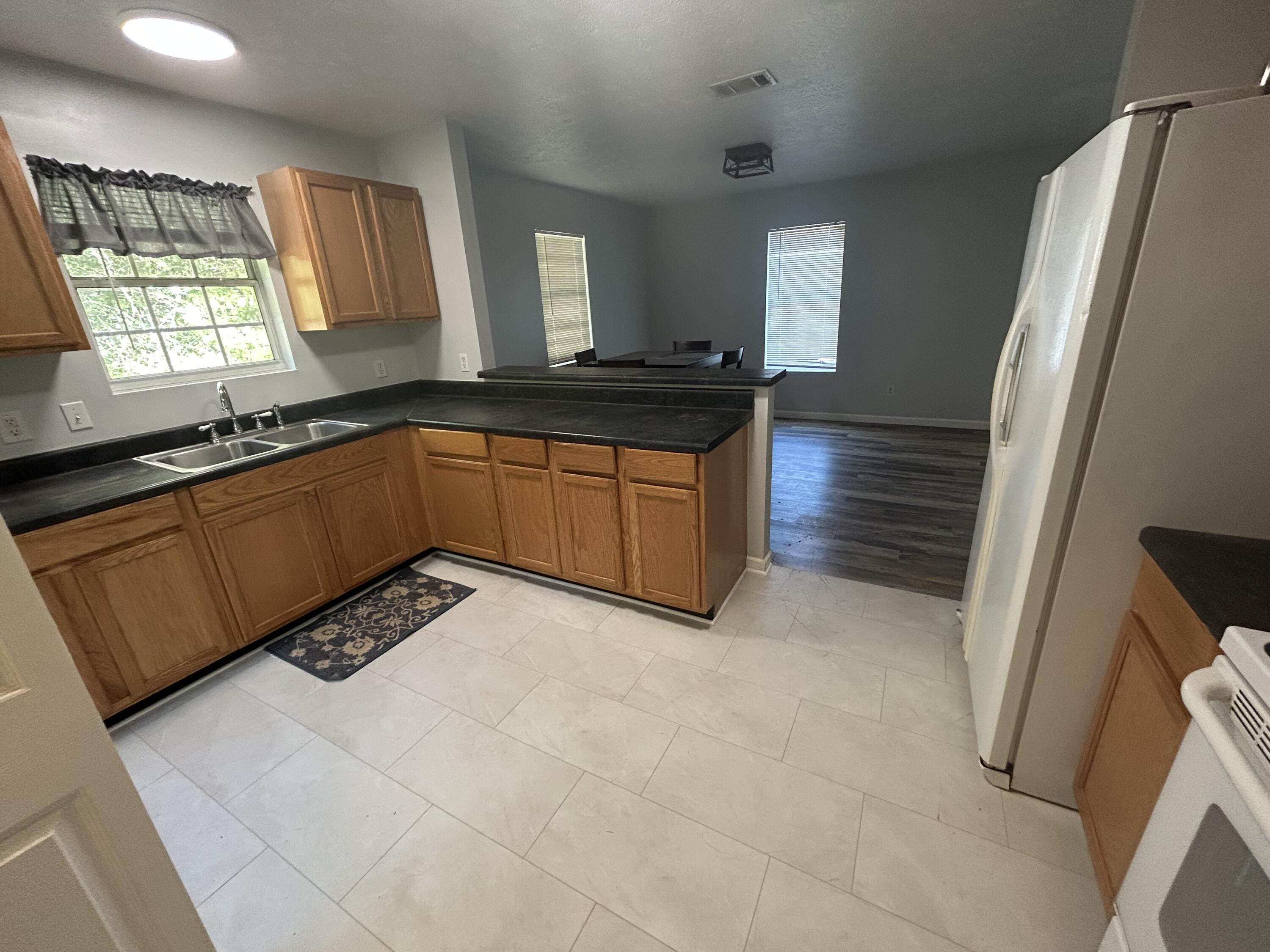 KINGS LAKE ESTATE - Residential Lease