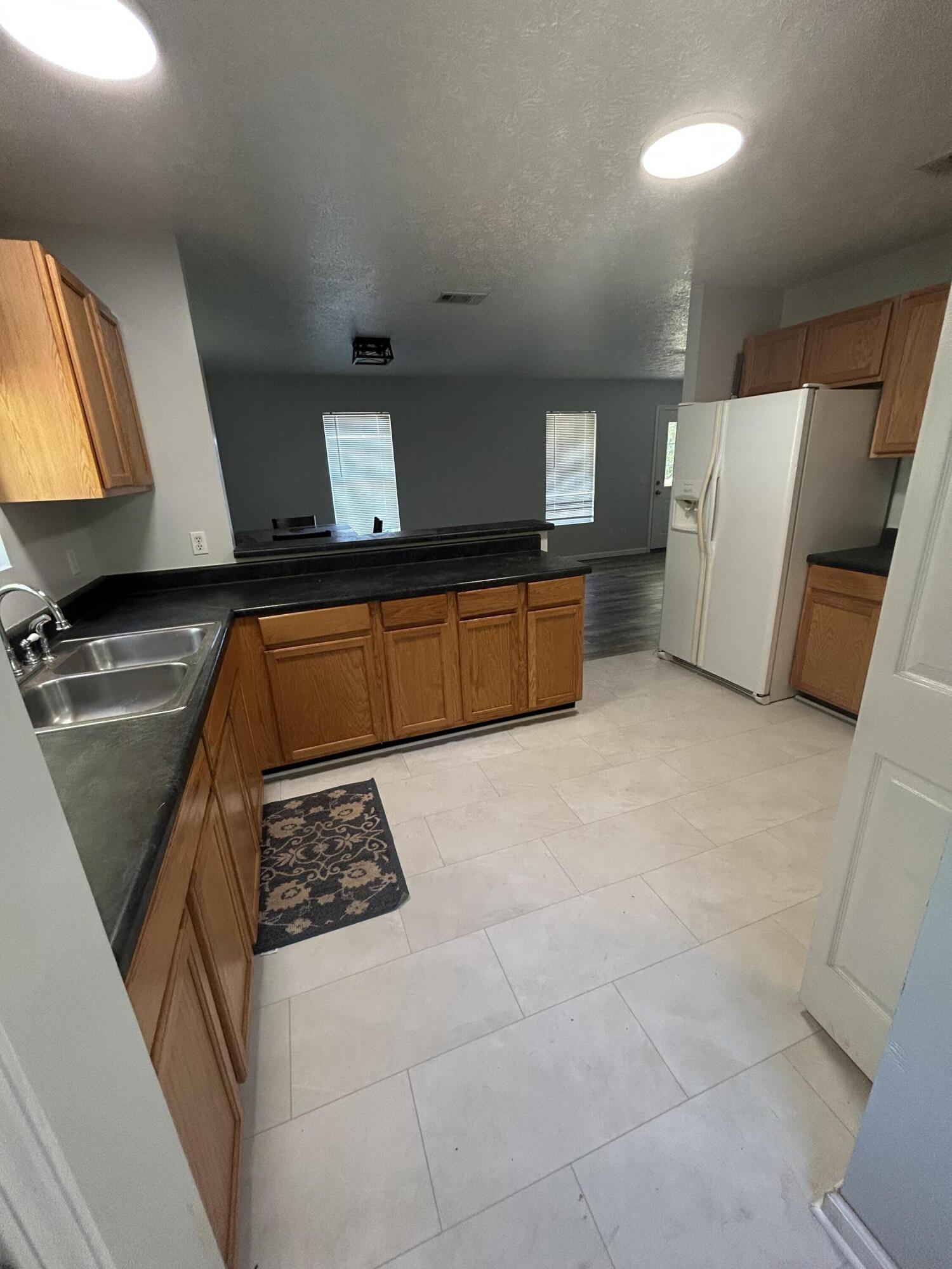 KINGS LAKE ESTATE - Residential Lease