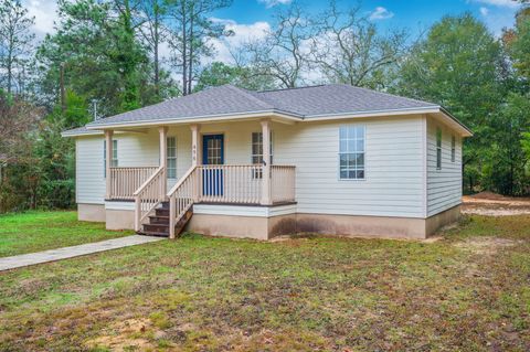Photo of 456 Kings Lake Boulevard, DeFuniak Springs, FL 32433 (MLS # 986285)